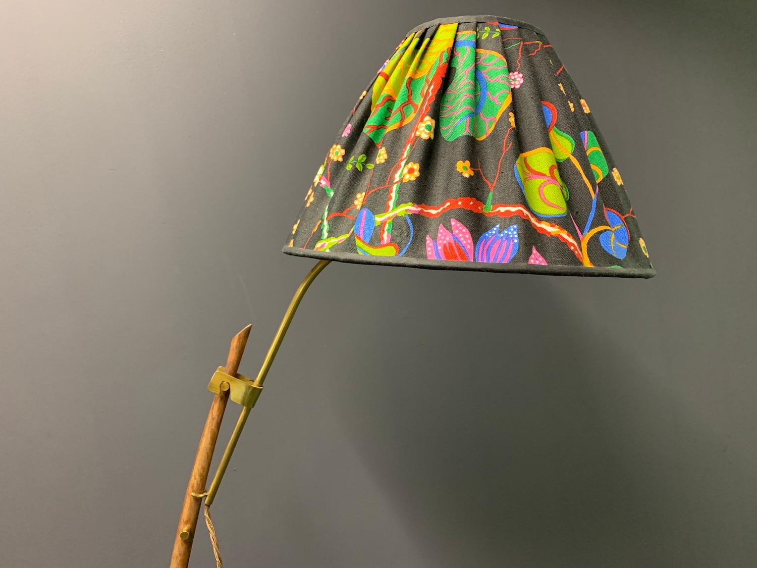 Laiton Merveilleuse et rare variante du célèbre lampadaire Dornstab en vente