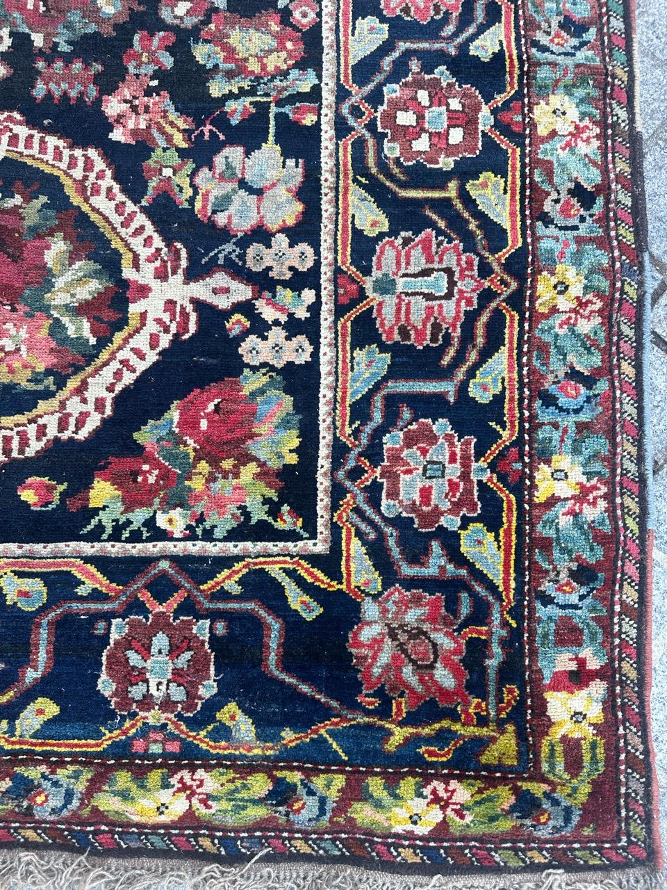 Wonderful antique Bakhtiar floral Savonnerie design rug In Good Condition For Sale In Saint Ouen, FR