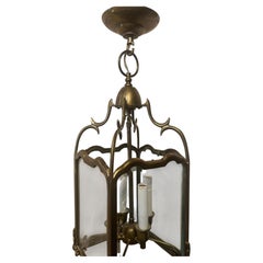 Merveilleuse lanterne suspendue carrée en verre Vaughan en laiton antique filigrané