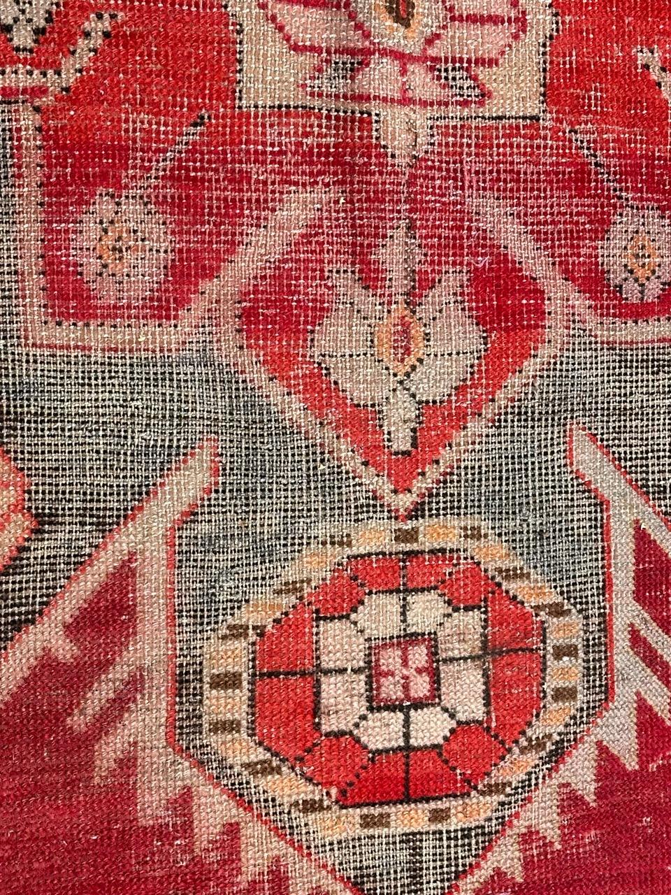 Merveilleux long tapis de couloir caucasien ancien Karabagh en vente 2