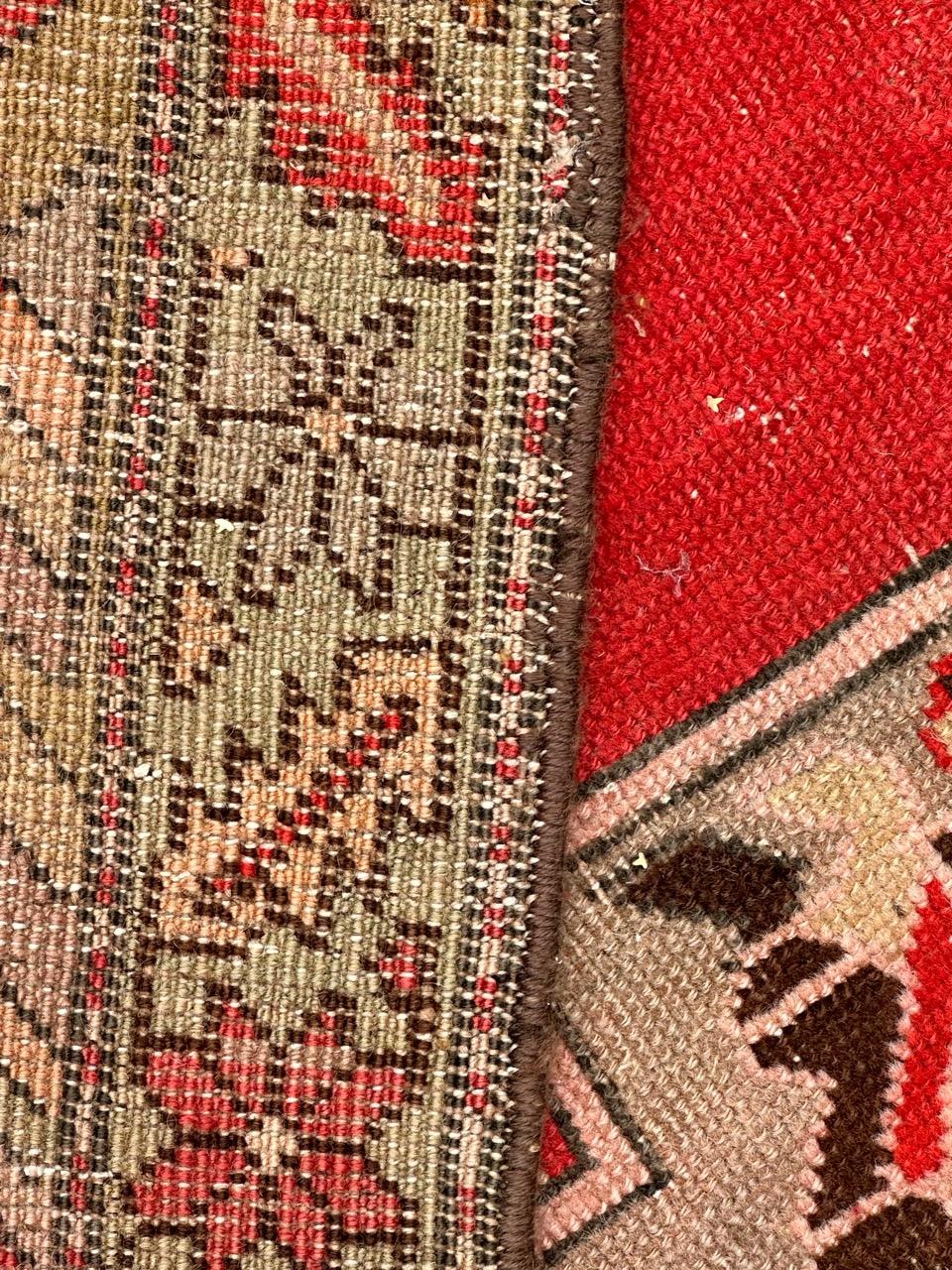 Merveilleux long tapis de couloir caucasien ancien Karabagh en vente 11