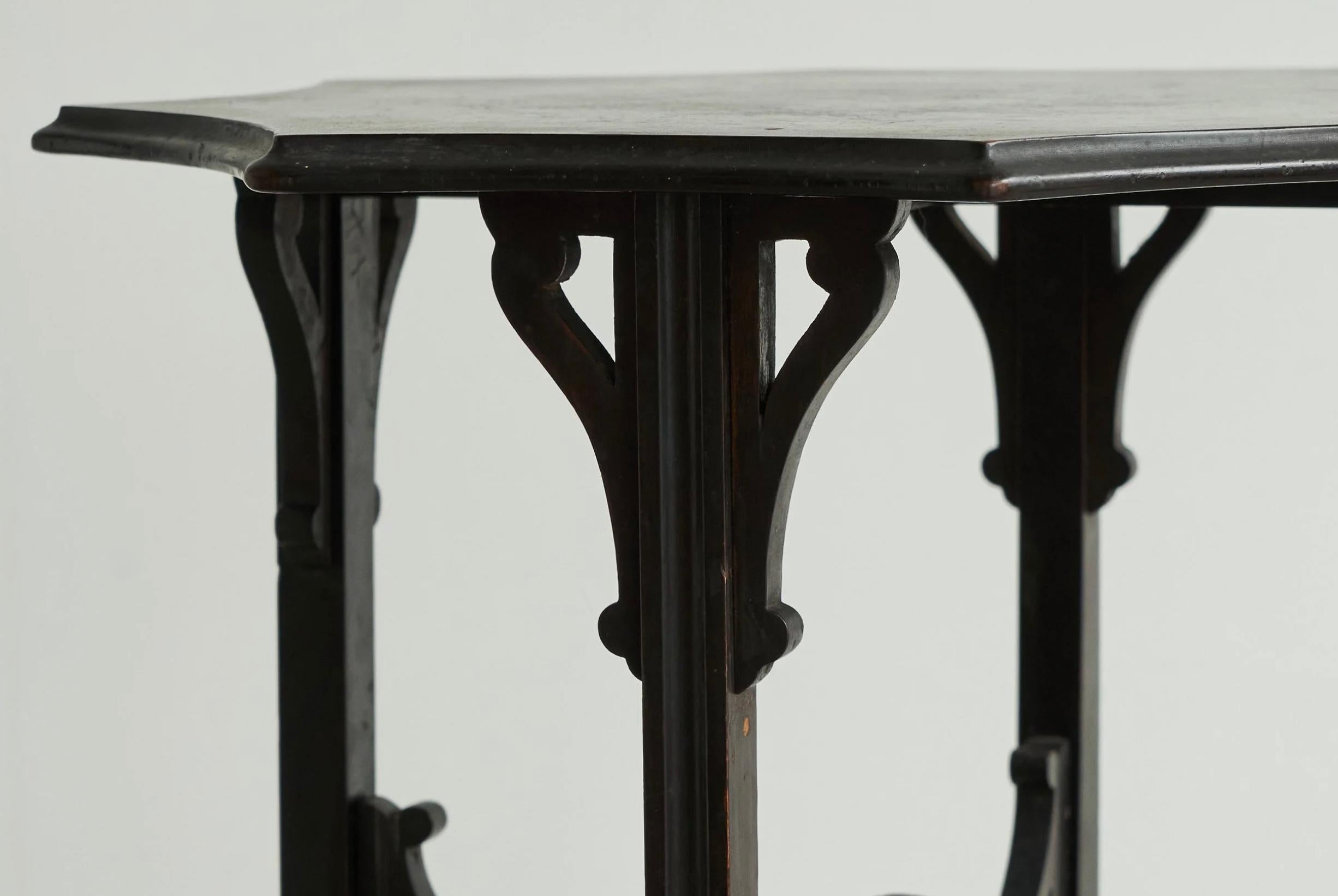 Fait main Wonderful Antique Edwardian Ebonized Arts and Crafts Side Table Early 1900's en vente