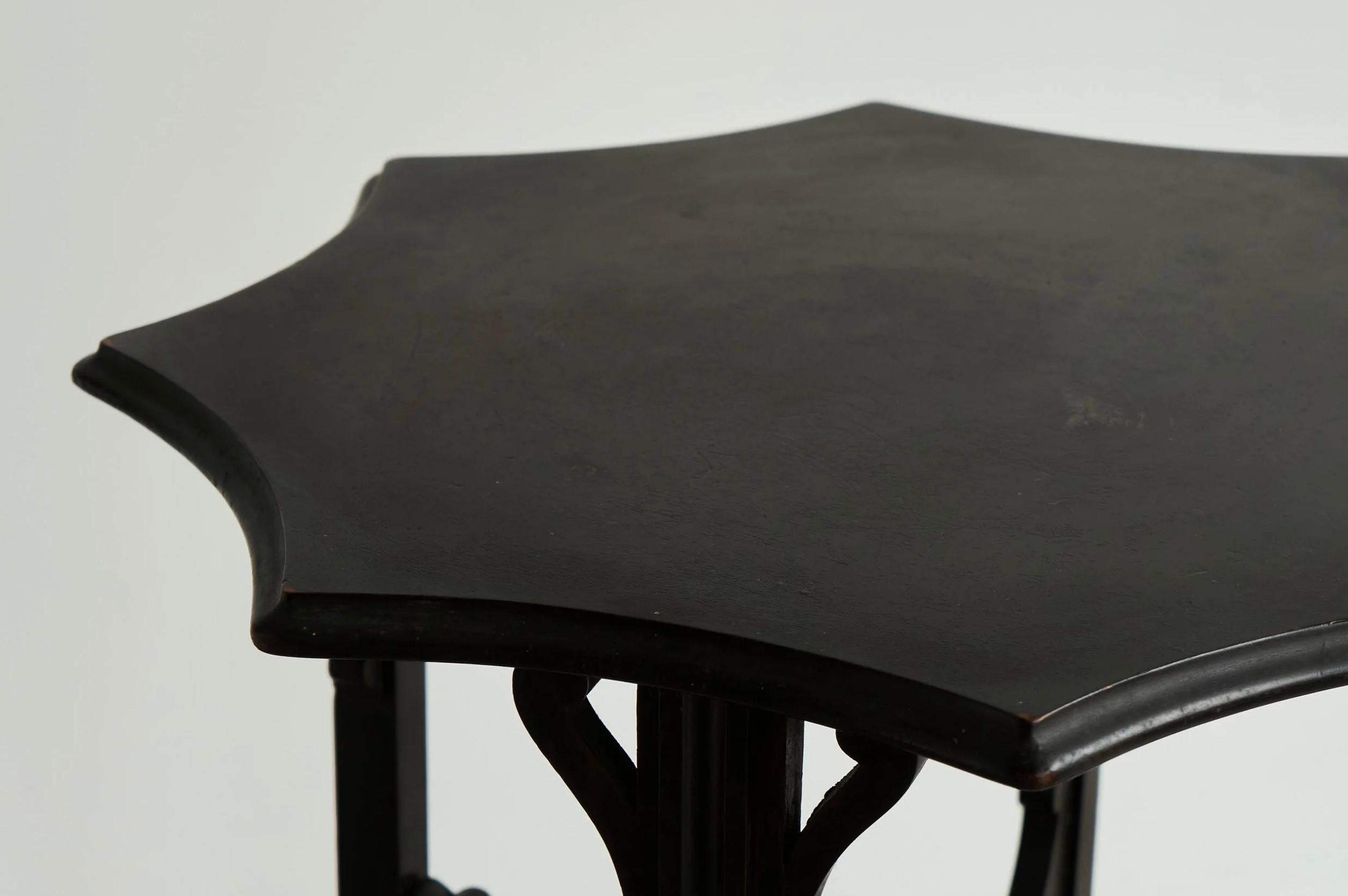 Wonderful Antique Edwardian Ebonized Arts and Crafts Side Table Early 1900's en vente 2