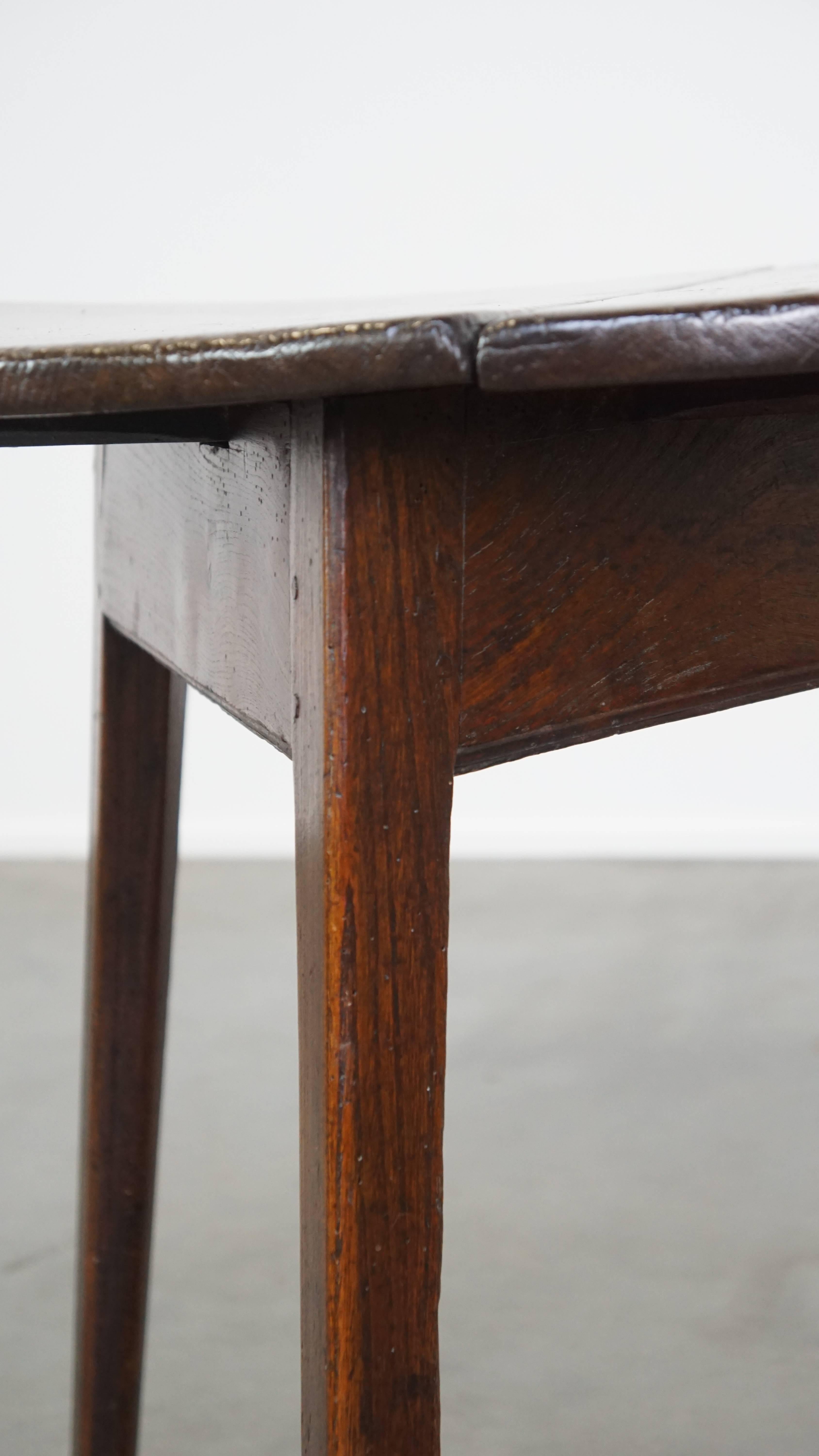 XVIIIe siècle et antérieur Merveilleuse table de cricket anglaise ancienne du 18e siècle en vente