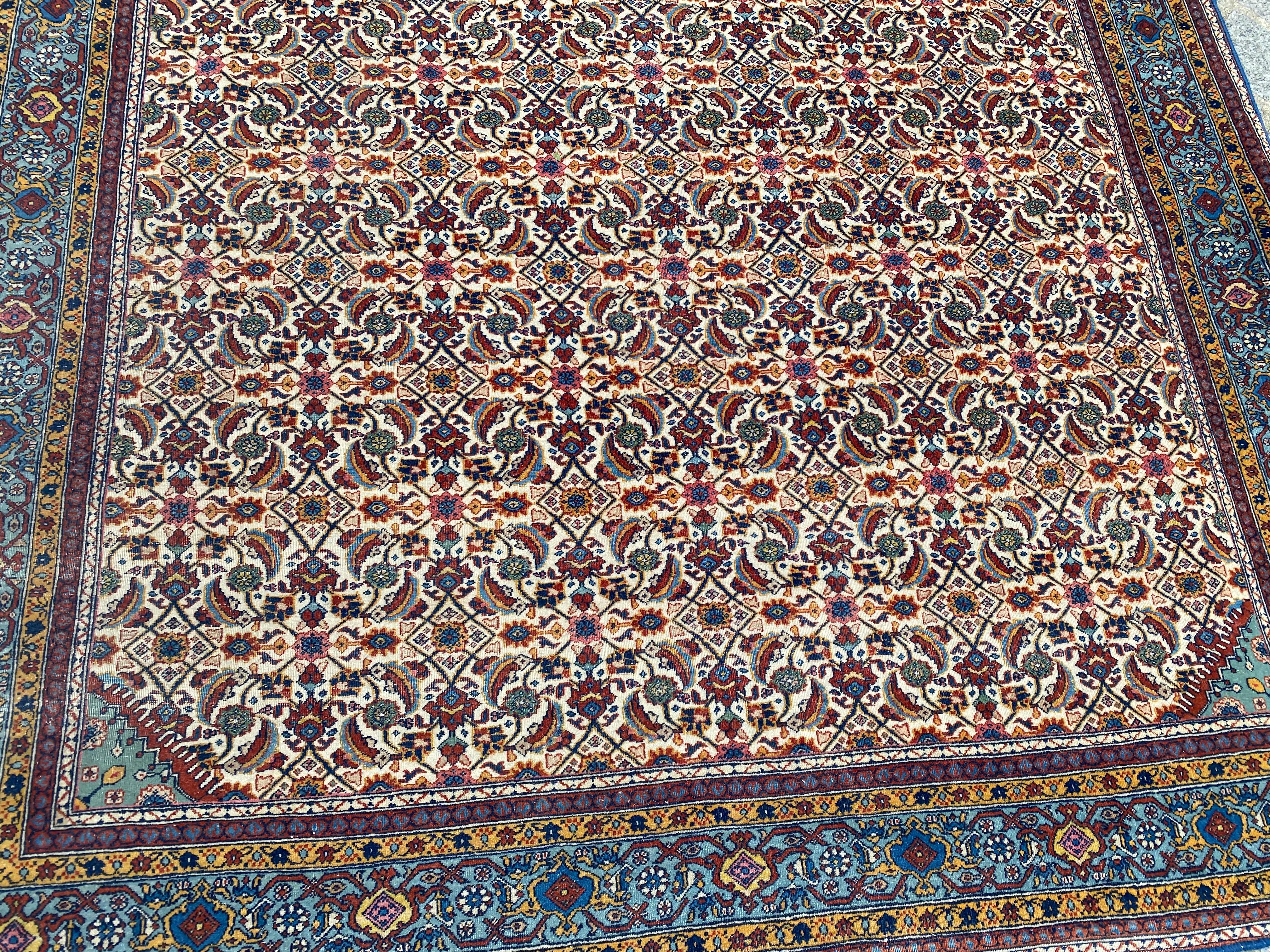 Wunderschöner antiker extrem feiner Täbris-Teppich im Angebot 9