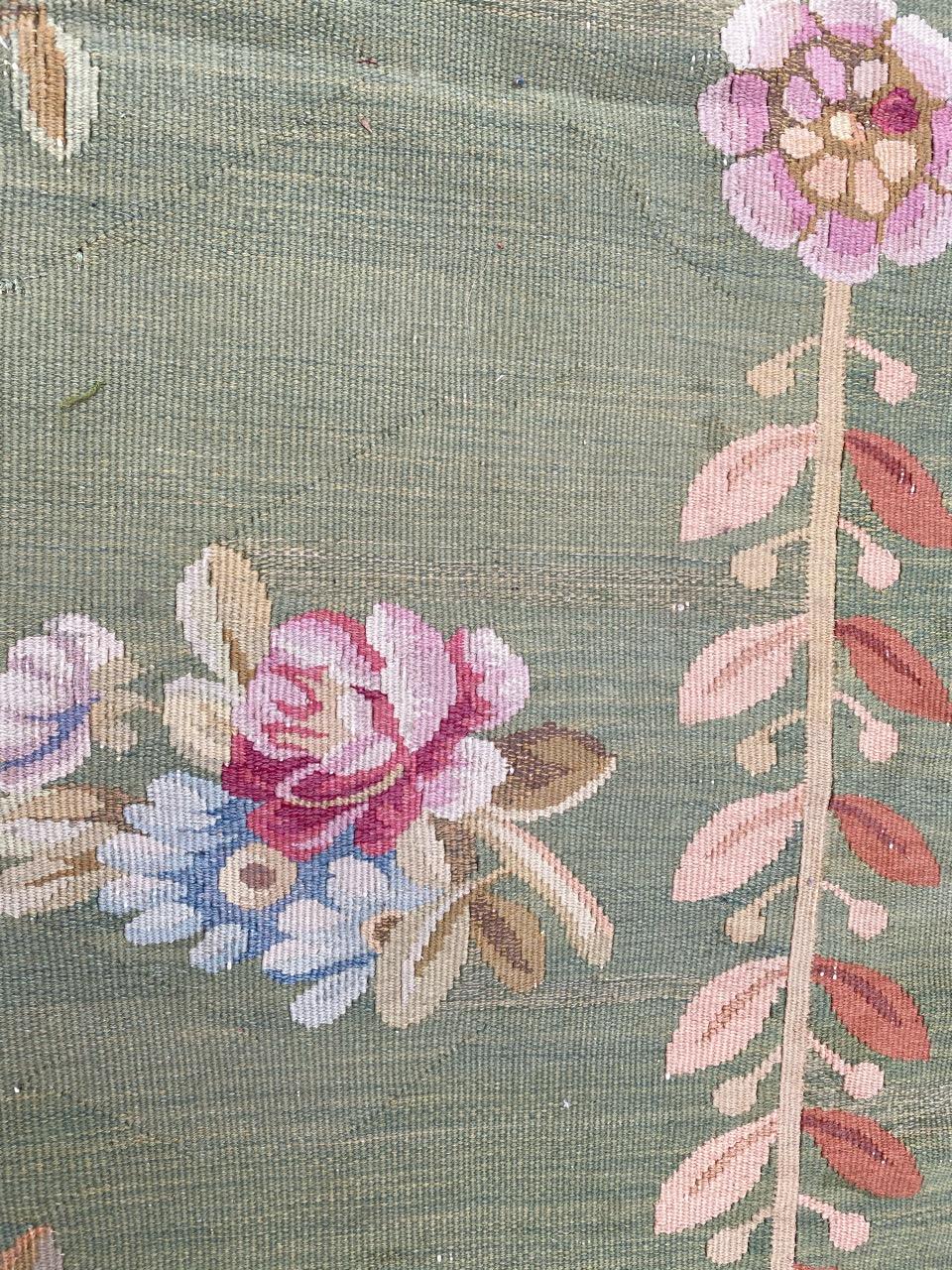 Merveilleux tapis français ancien de conception Empire d'Aubusson en vente 4