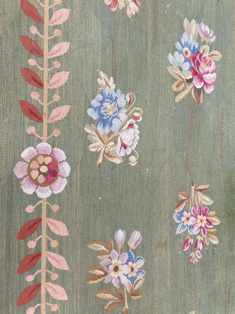 Laine Merveilleux tapis français ancien de conception Empire d'Aubusson en vente