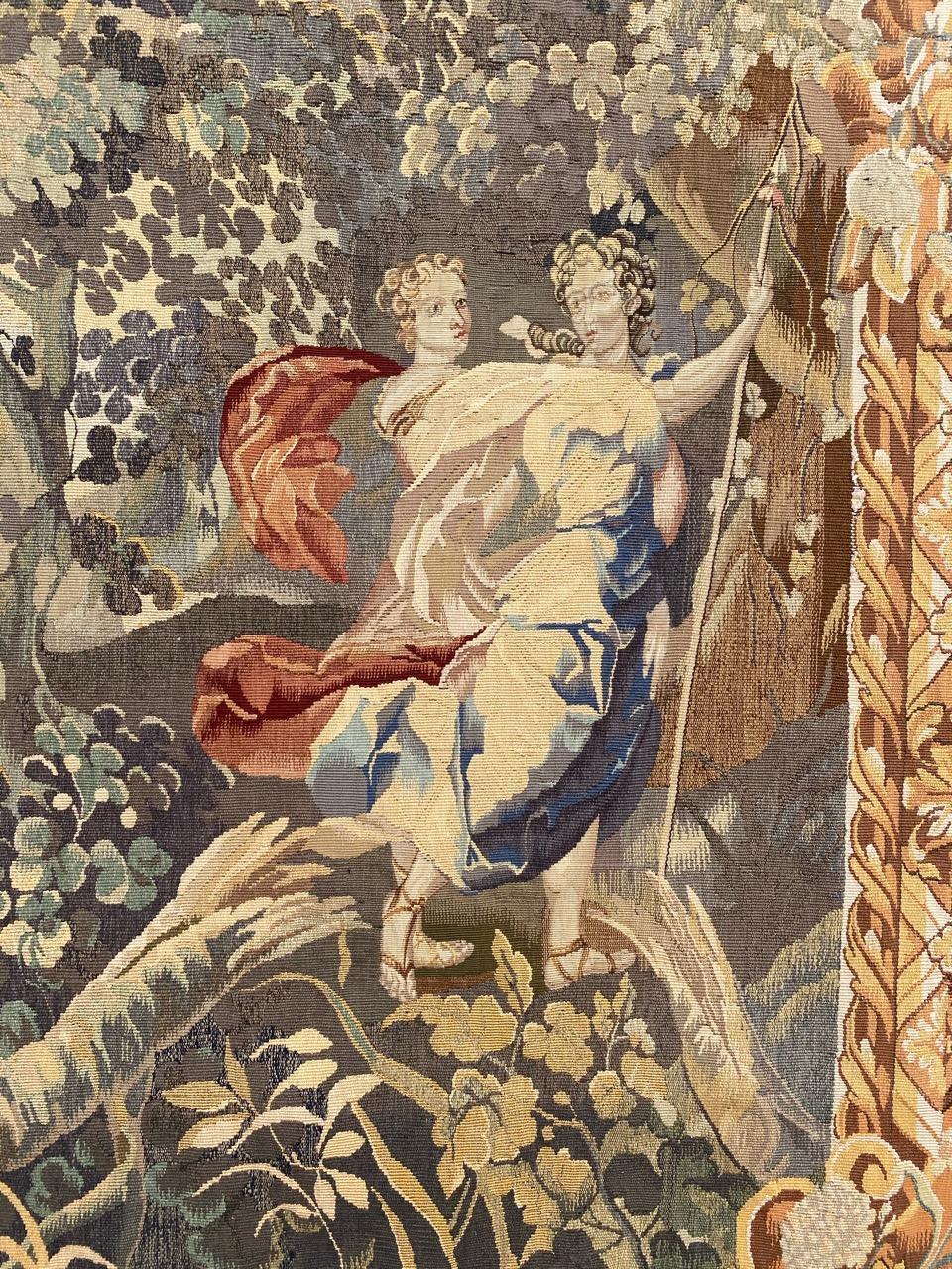 Très belle tapisserie d'Aubusson d'origine française du milieu du siècle avec un joli design romantique et de belles couleurs, entièrement tissée à la main avec de la laine et de la soie.

✨✨✨
