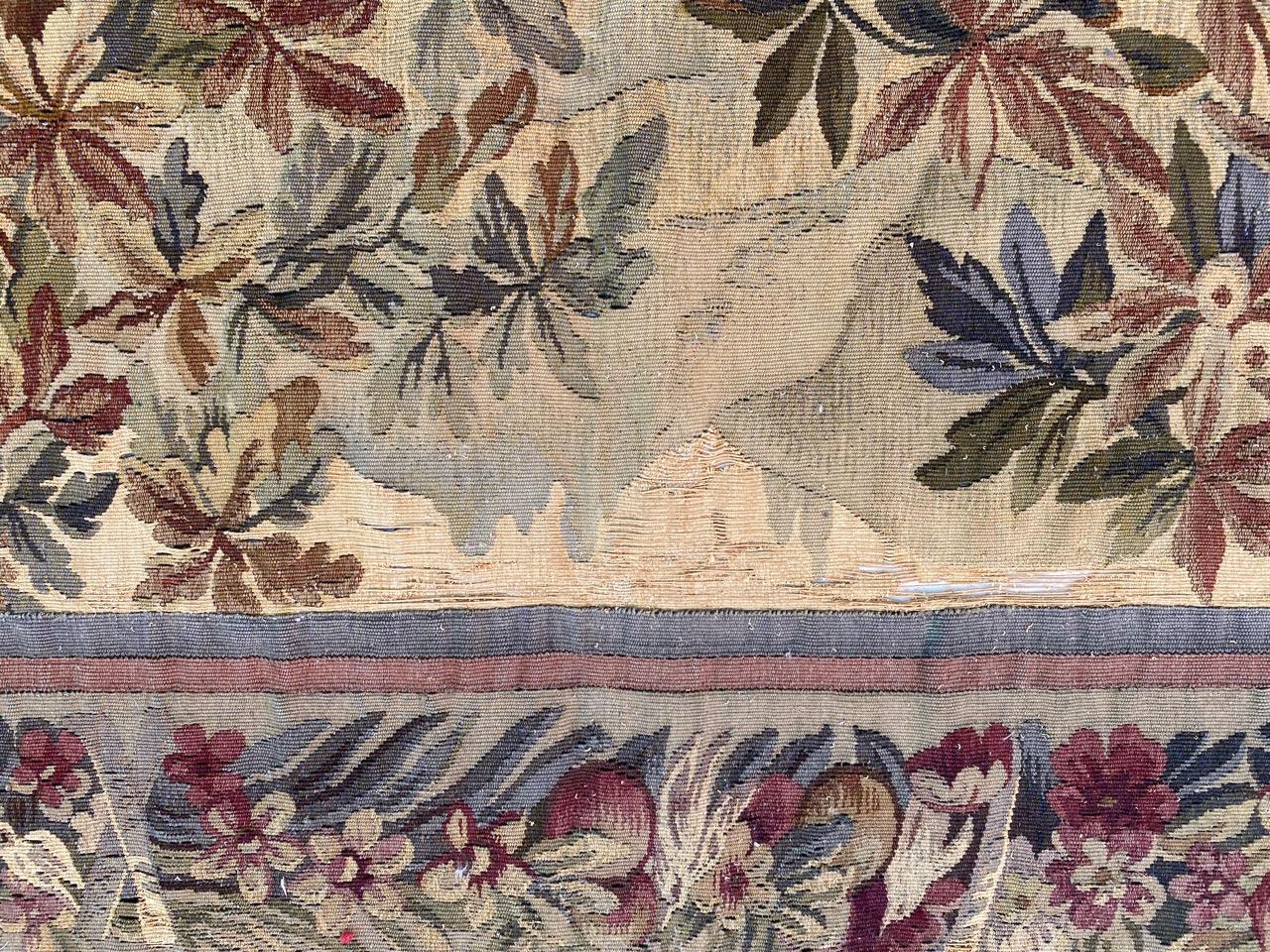 Maravilloso Tapiz de Aubusson Antique French de Bobyrug Diseño Maximiliano en venta 6