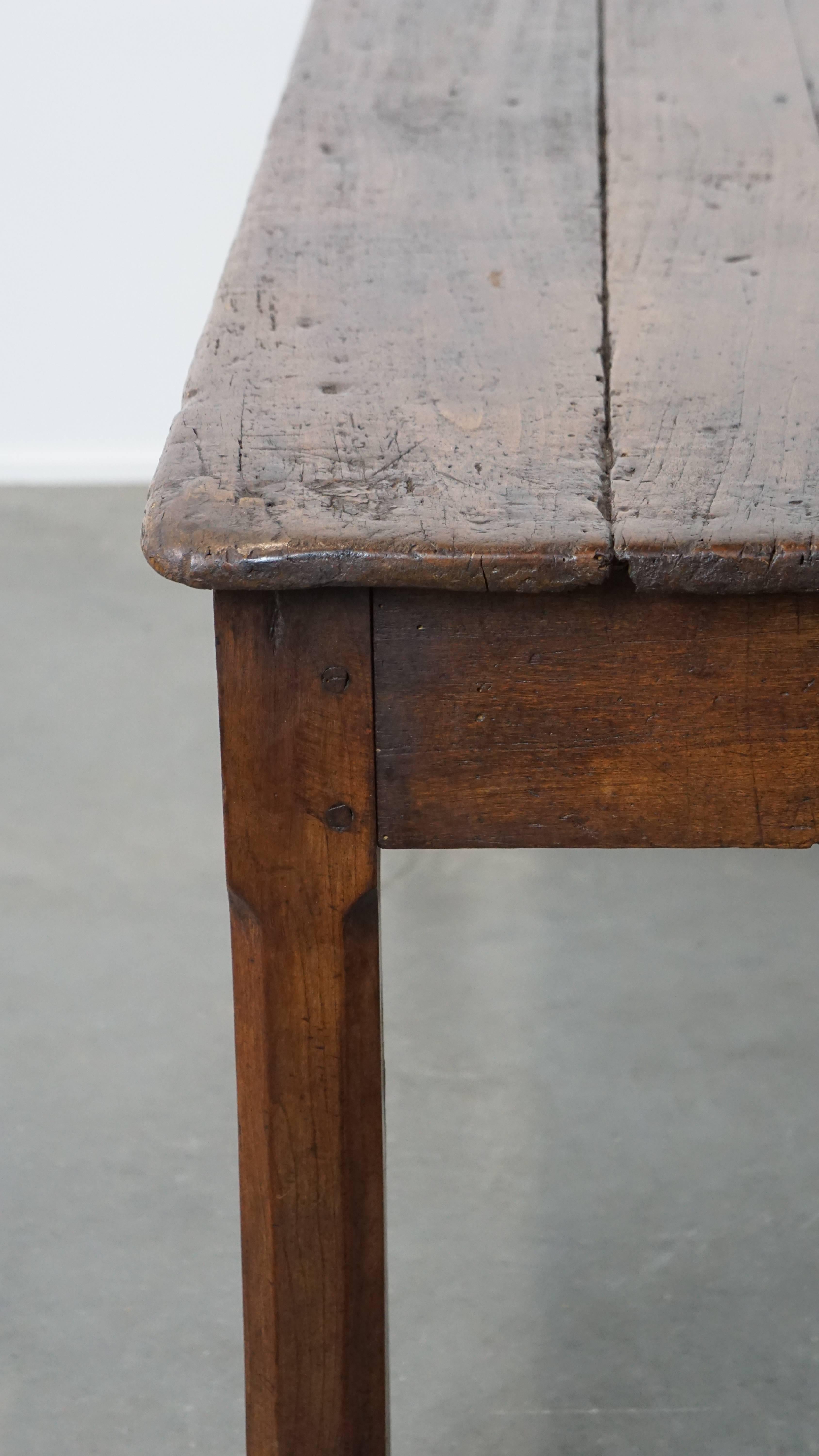 Merveilleuse table de salle à manger française ancienne de la fin du XVIIIe siècle en vente 5