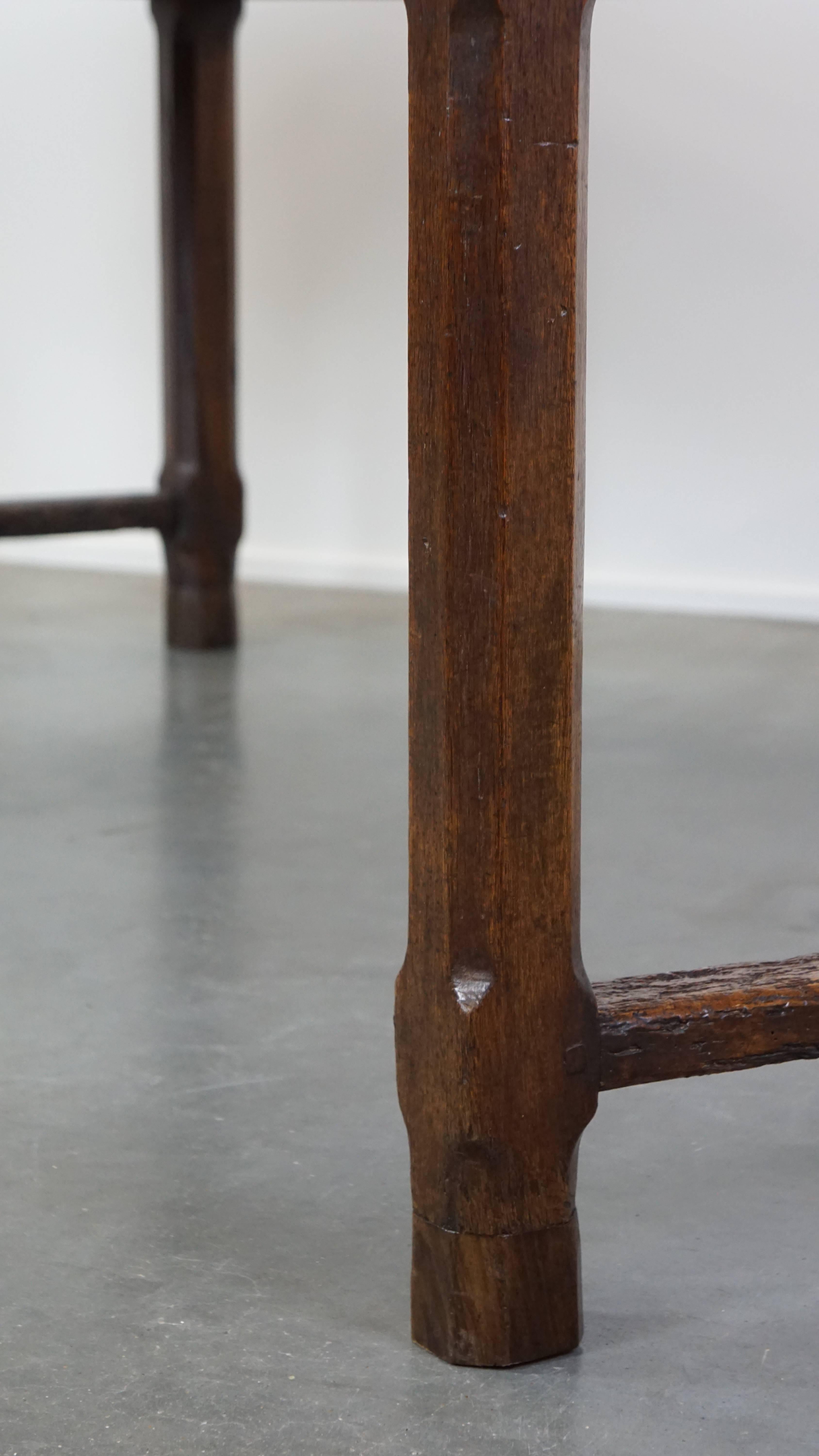 Merveilleuse table de salle à manger française ancienne de la fin du XVIIIe siècle en vente 8