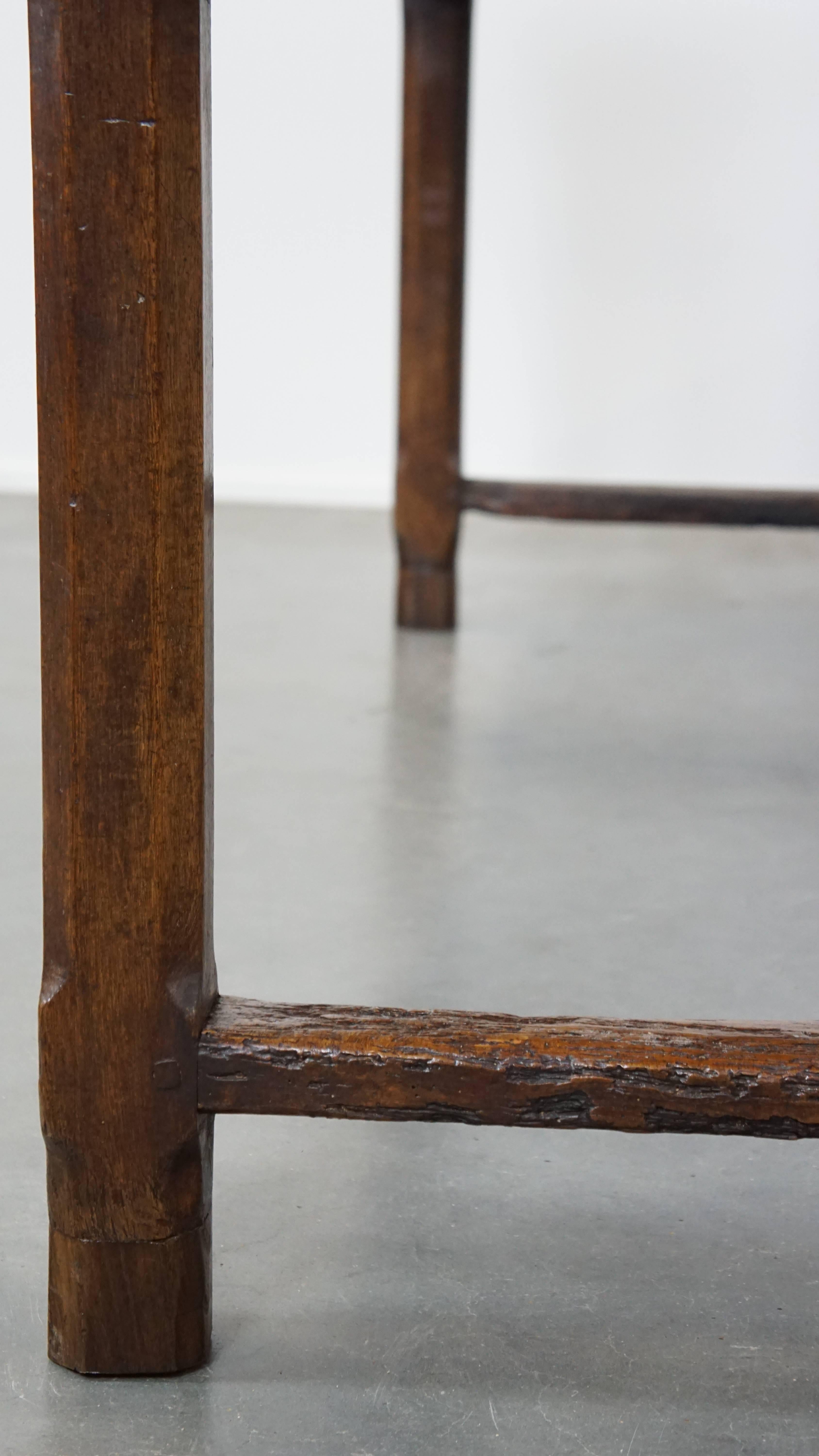 Merveilleuse table de salle à manger française ancienne de la fin du XVIIIe siècle en vente 2