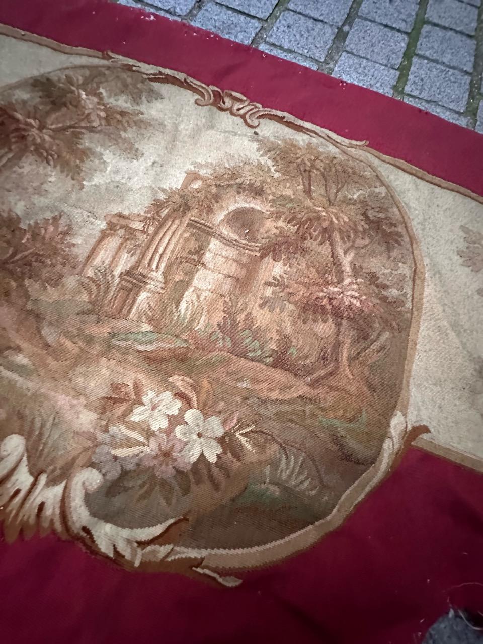 Wunderschöner antiker französischer handgewebter Aubusson-Wandteppich für Volant im Angebot 3