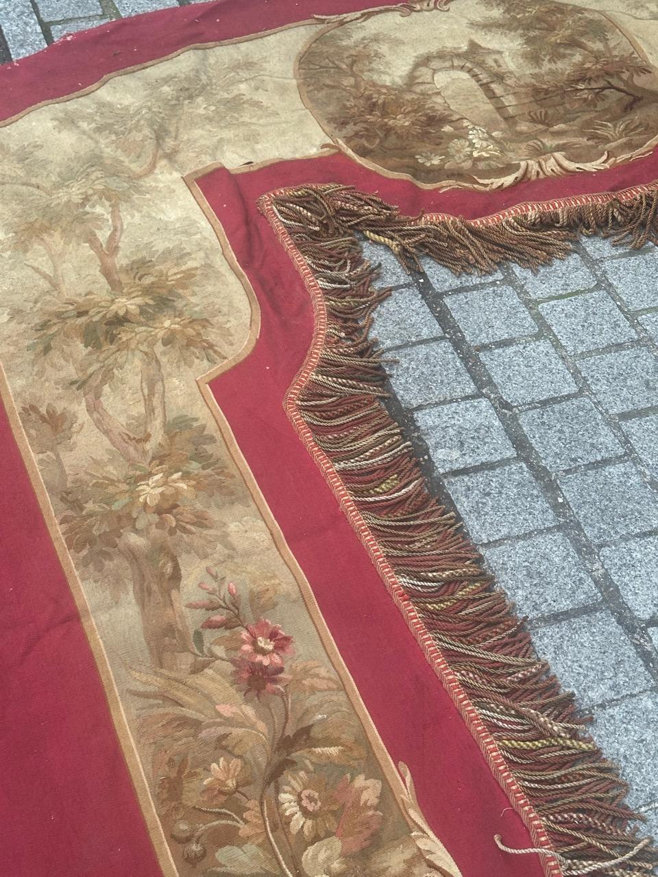 Wunderschöner antiker französischer handgewebter Aubusson-Wandteppich für Volant im Angebot 10