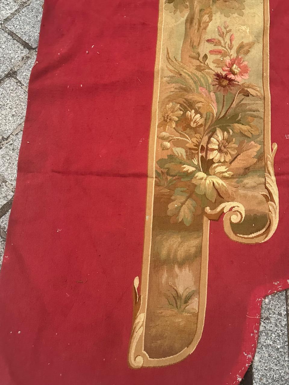 Wunderschöner antiker französischer handgewebter Aubusson-Wandteppich für Volant im Angebot 10