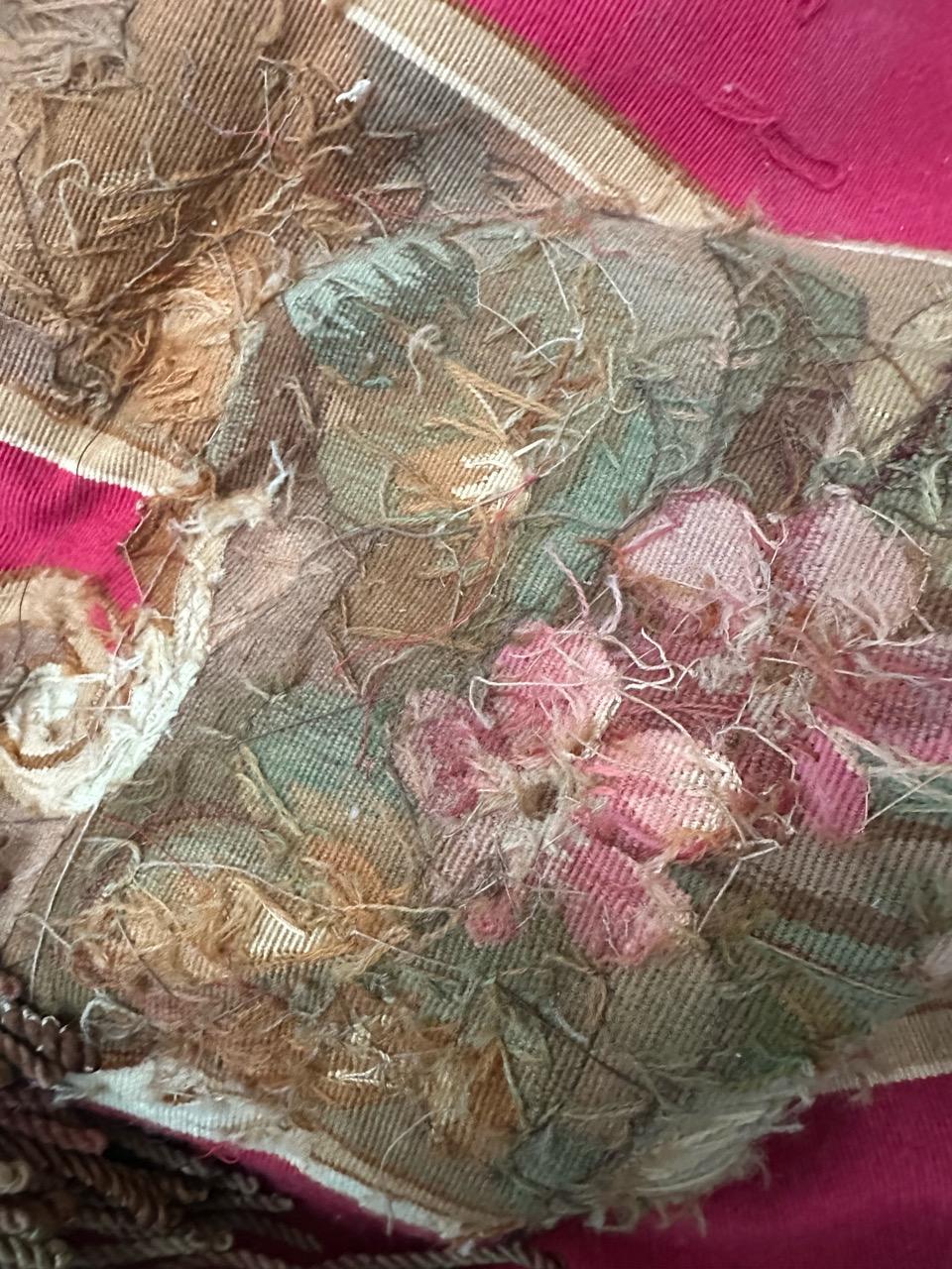 Wunderschöner antiker französischer handgewebter Aubusson-Wandteppich für Volant im Angebot 13