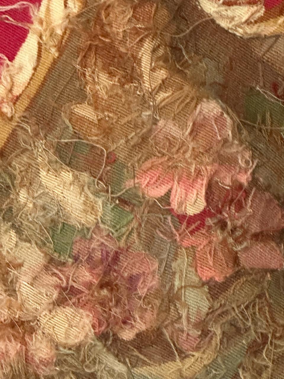 Wunderschöner antiker französischer handgewebter Aubusson-Wandteppich für Volant im Angebot 13