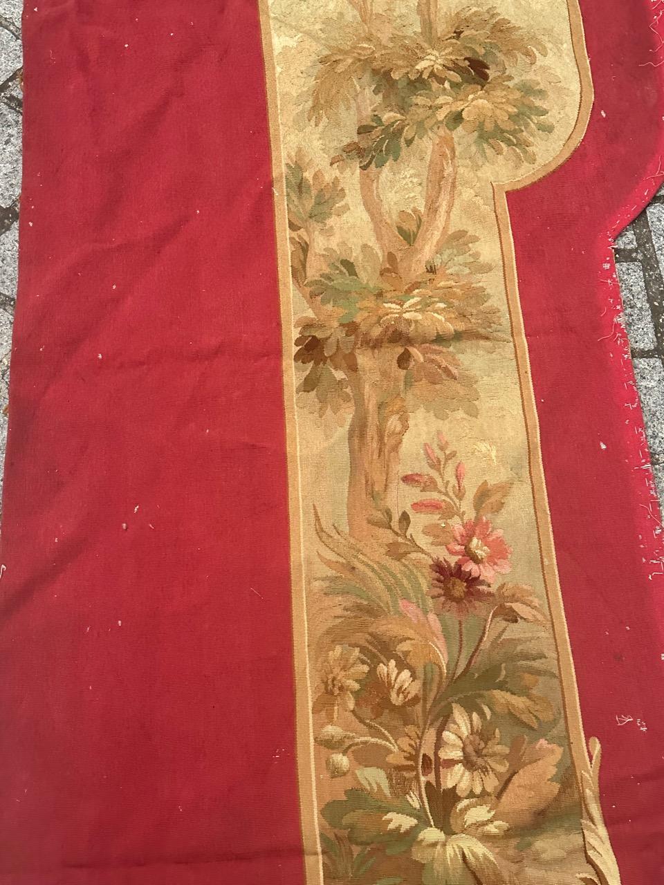 Wunderschöner antiker französischer handgewebter Aubusson-Wandteppich für Volant (Französisch) im Angebot