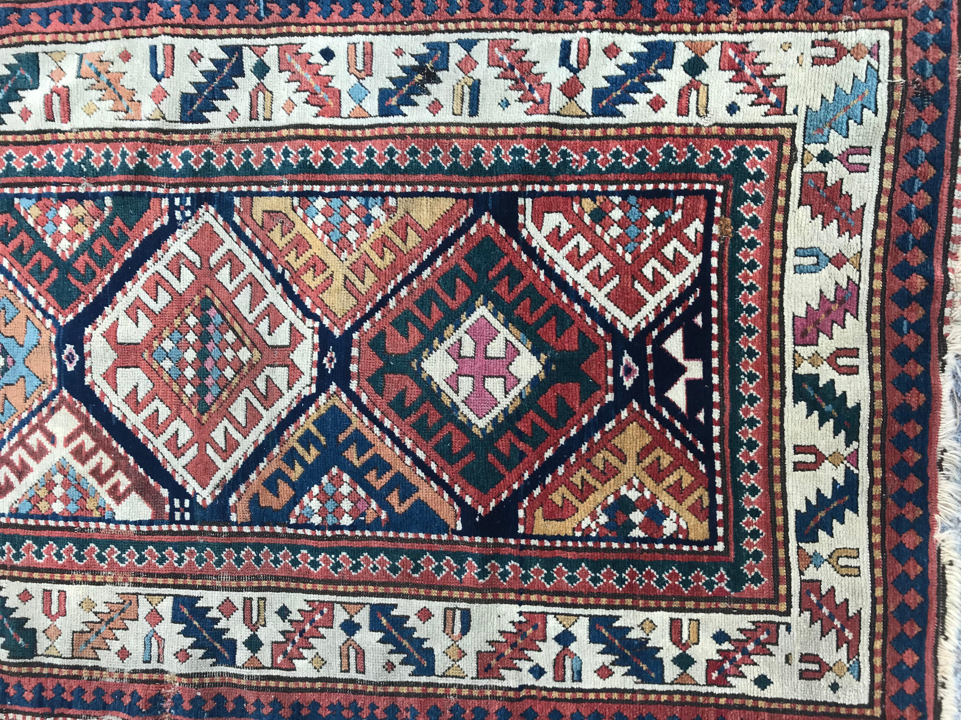 Very beautiful antique Caucasian Kazak rug, late 19th century with beautiful natural colors and geometrical design, entirely hand knotted with wool velvet on wool foundation.


✨✨✨
