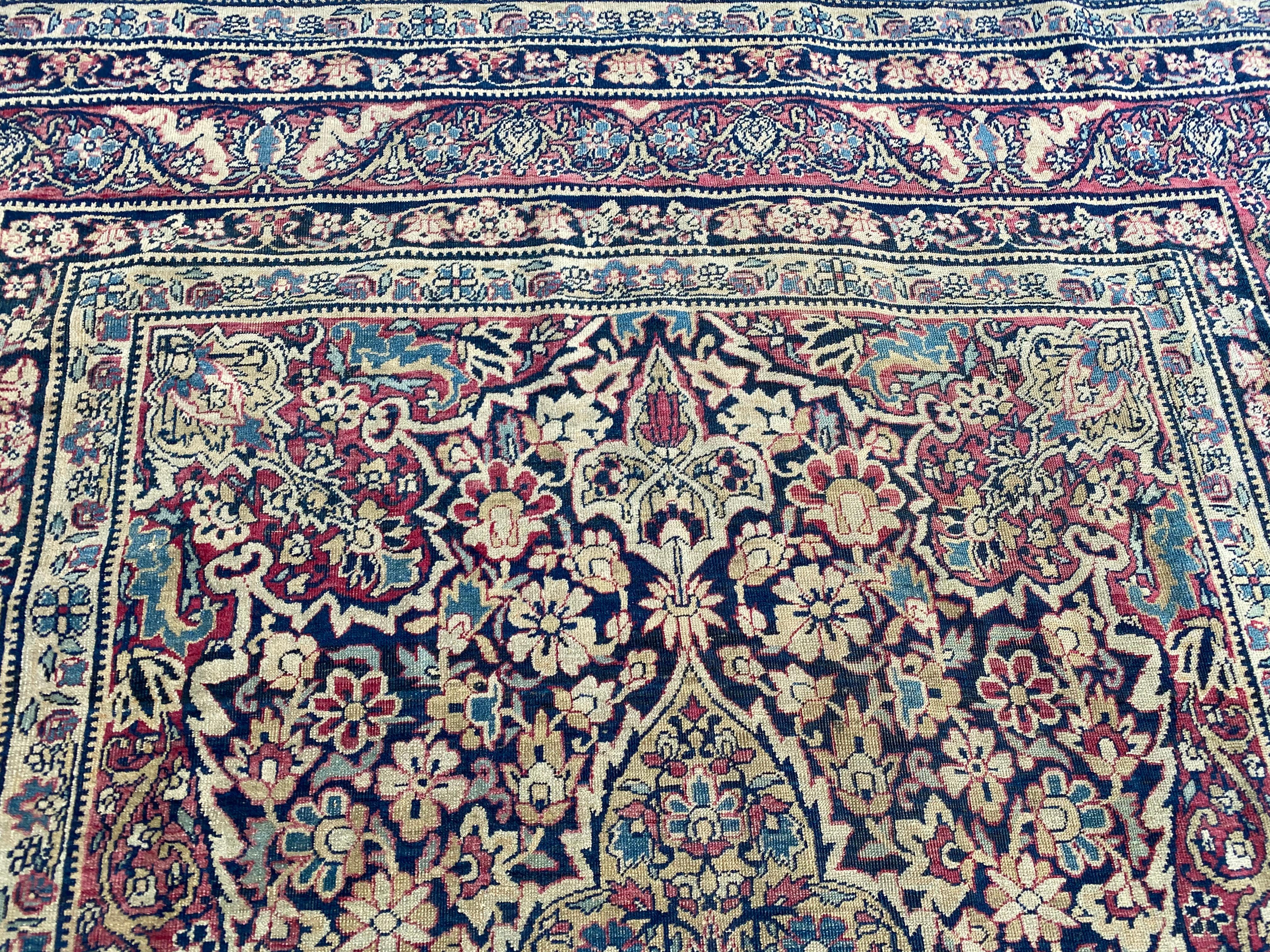 Merveilleux tapis Kirman ancien de Bobyrug Bon état - En vente à Saint Ouen, FR