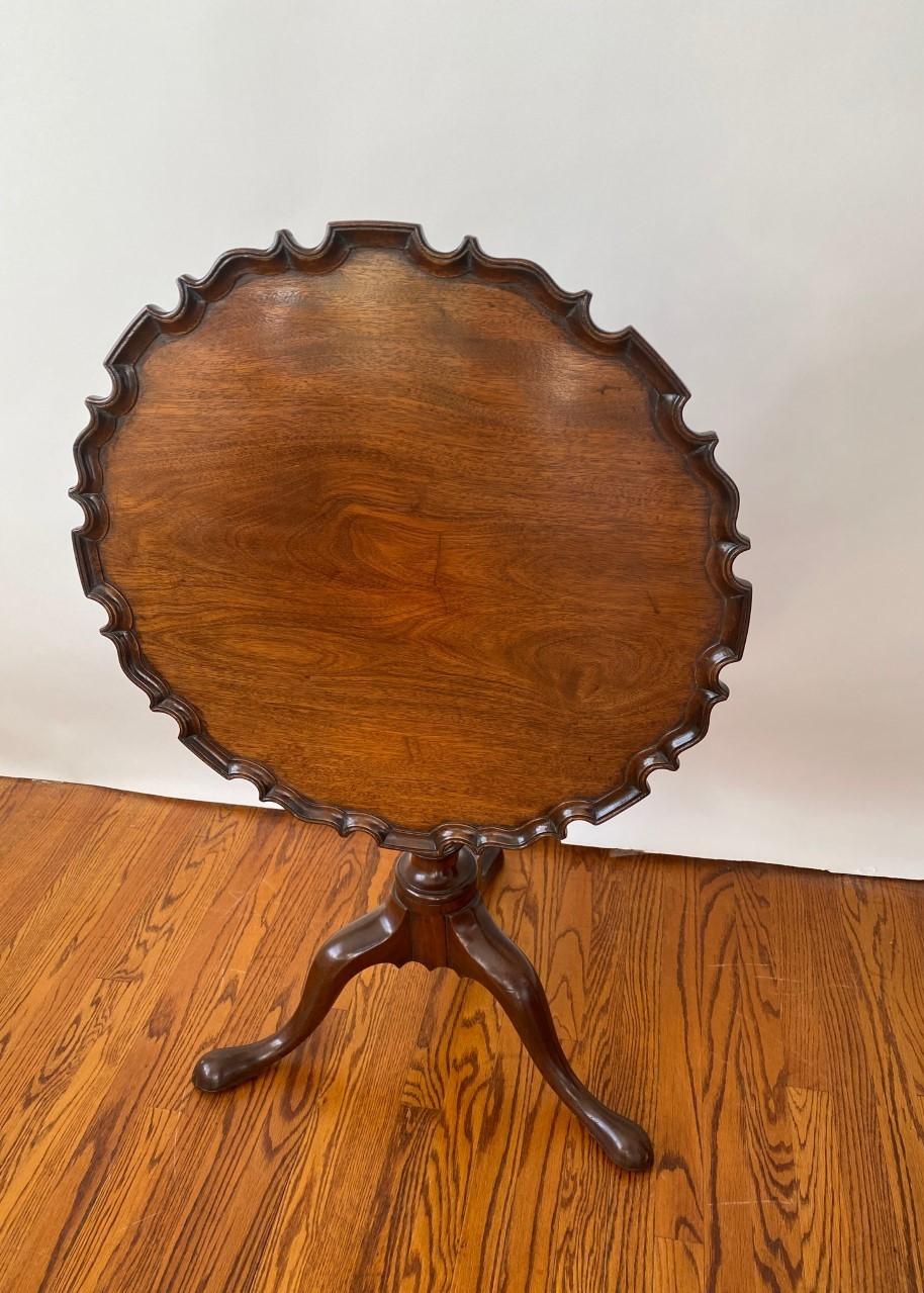English Wonderful Antique Mahogany Piecrust Tilt Top Tripod Table For Sale
