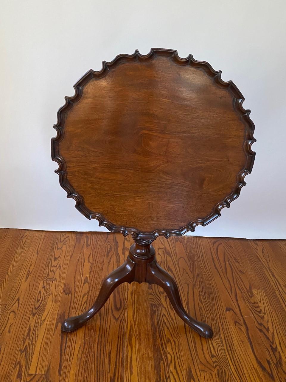 Wonderful Antique Mahogany Piecrust Tilt Top Tripod Table For Sale 2