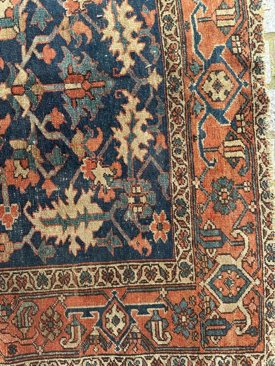 Wonderful antique square Heriz rug In Good Condition For Sale In Saint Ouen, FR