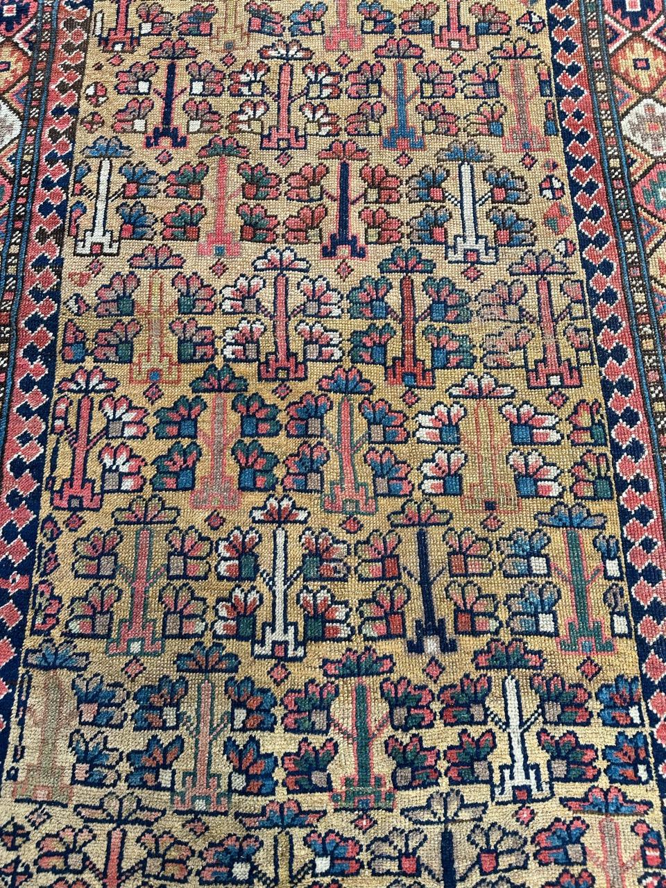 Wunderschöner antiker Sammlerstück Kurdischer oder kaukasischer Teppich mit Stammesmotiven (Stammeskunst) im Angebot