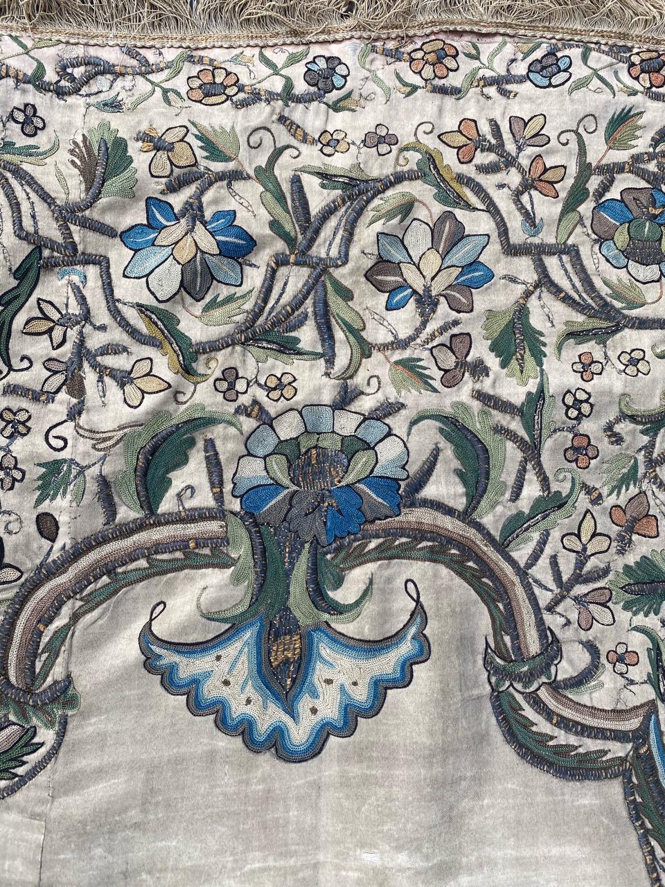 Bobyrugs wundervolle antike türkisch-osmanische Stickerei (19. Jahrhundert)