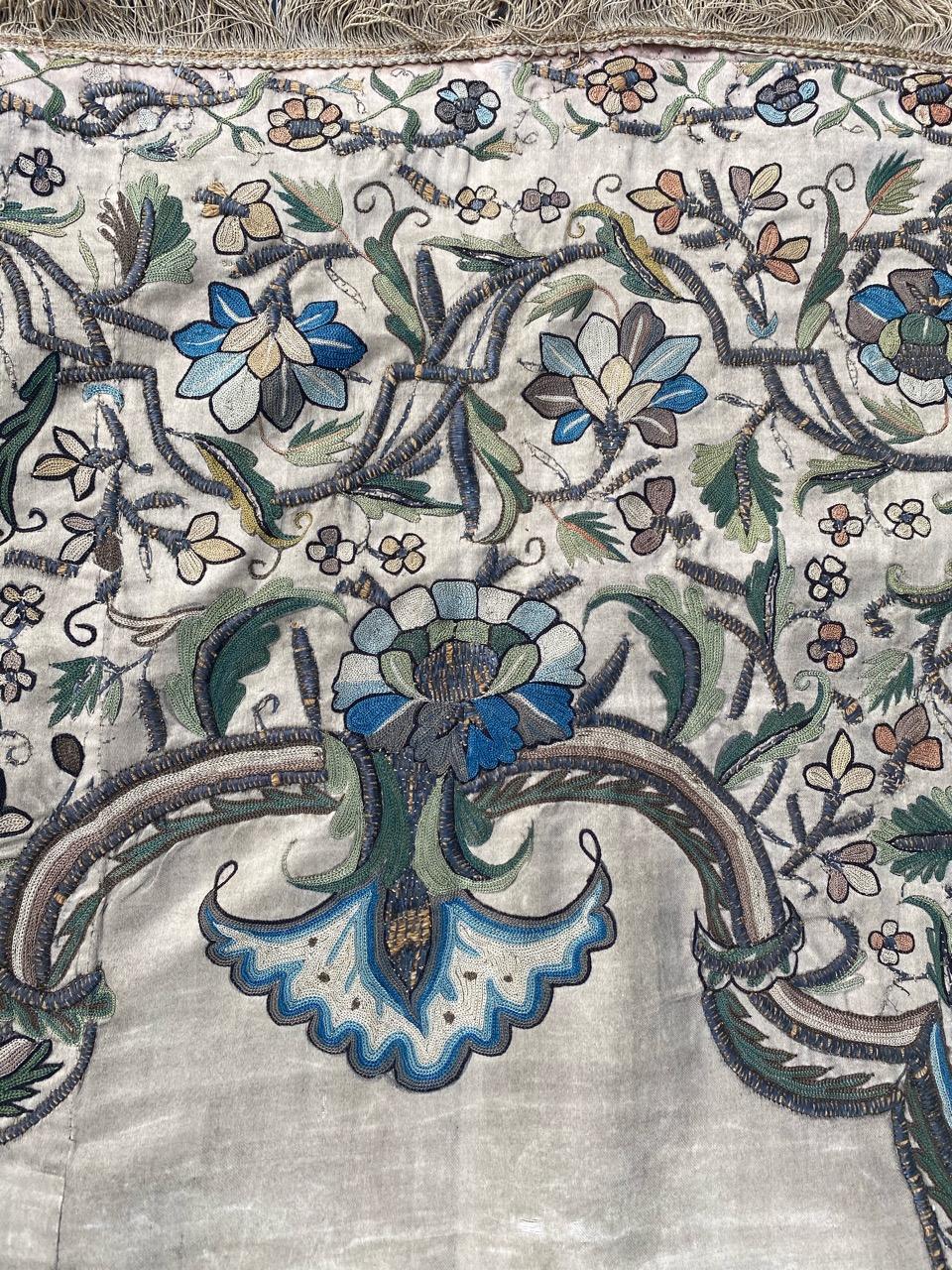 Maravilloso bordado otomano turco antiguo de Bobyrug 1