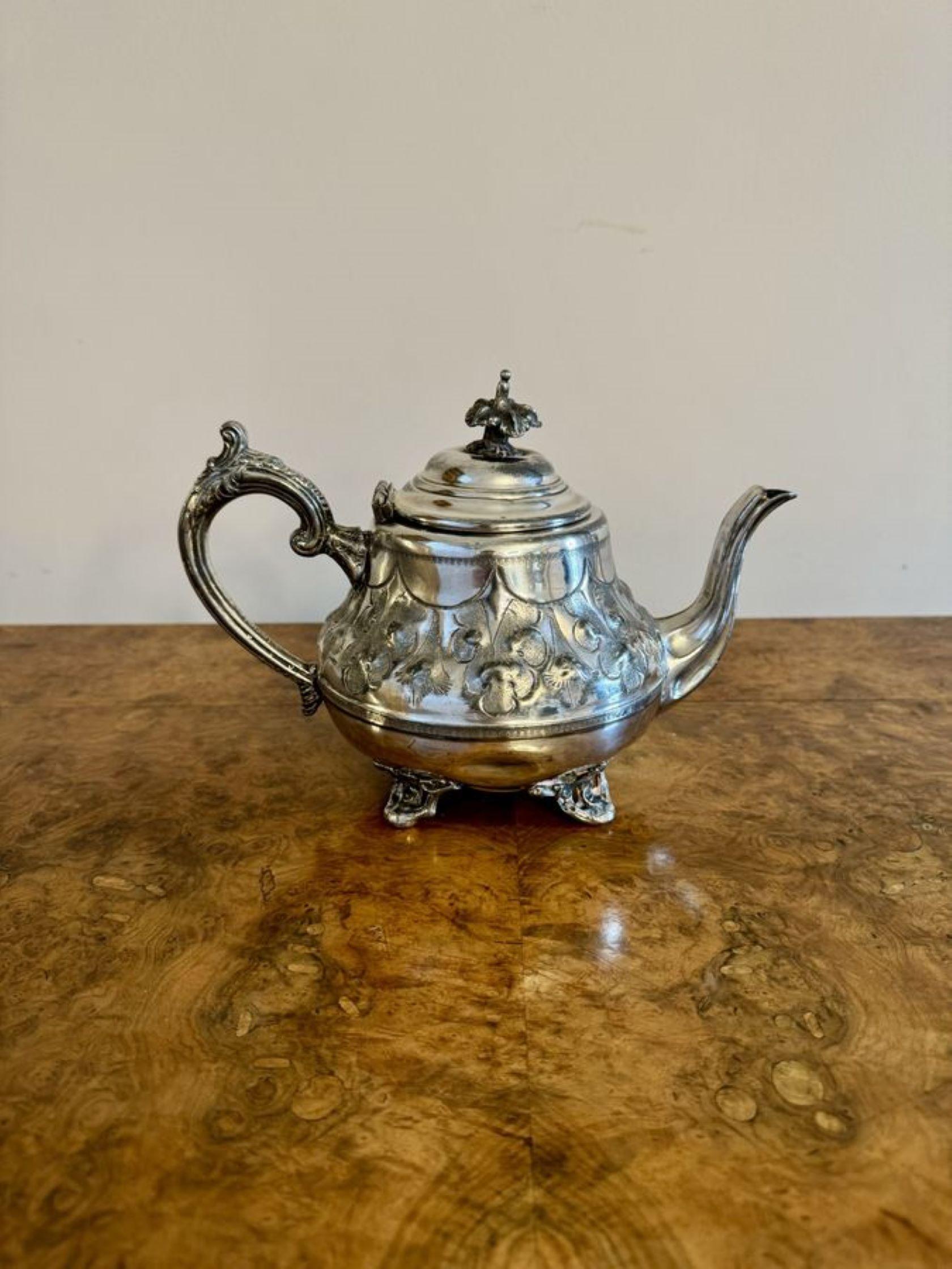 Wonderful antique Victorian four piece tea set  In Good Condition For Sale In Ipswich, GB