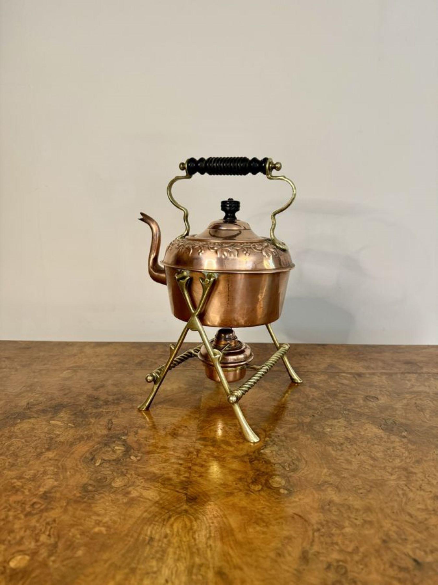 Maravilloso hervidor de alcohol antiguo de cobre y latón de calidad victoriana y soporte en Bueno estado para la venta en Ipswich, GB