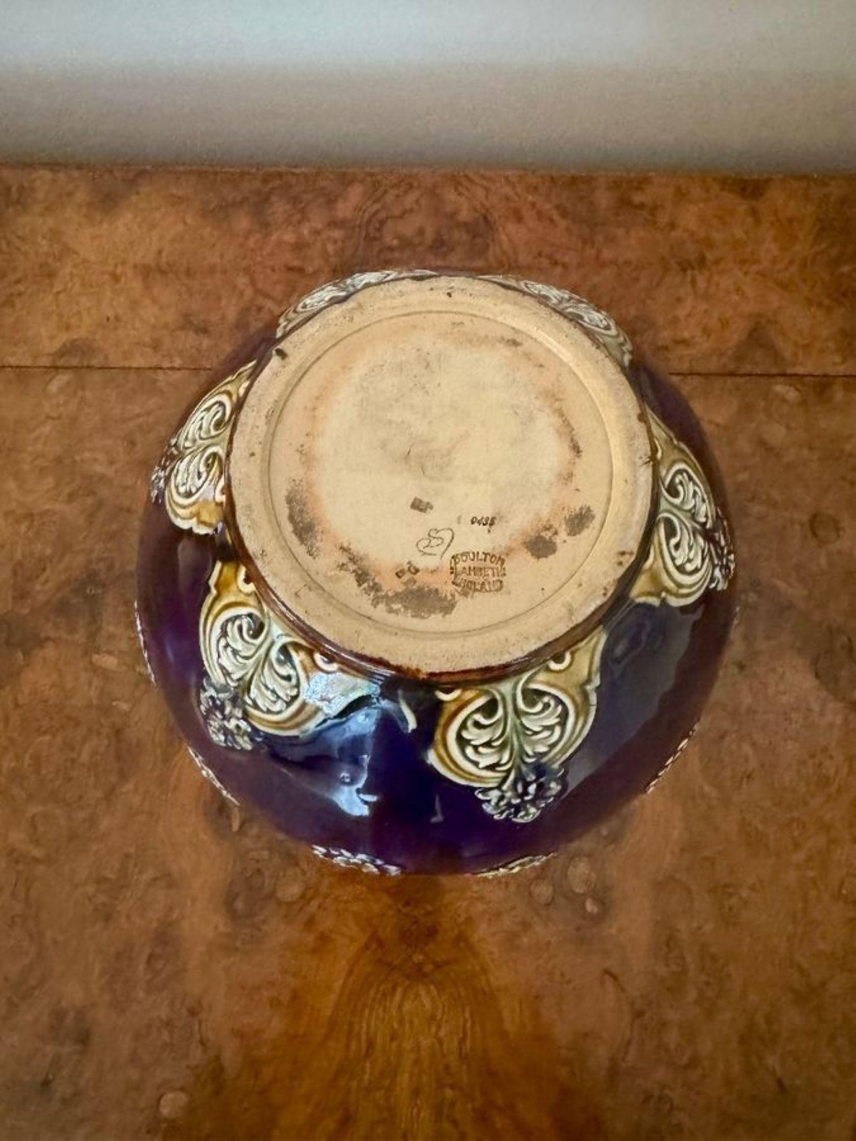 Wunderschöne antike Doulton Lambeth Jardiniere in viktorianischer Qualität (Keramik) im Angebot