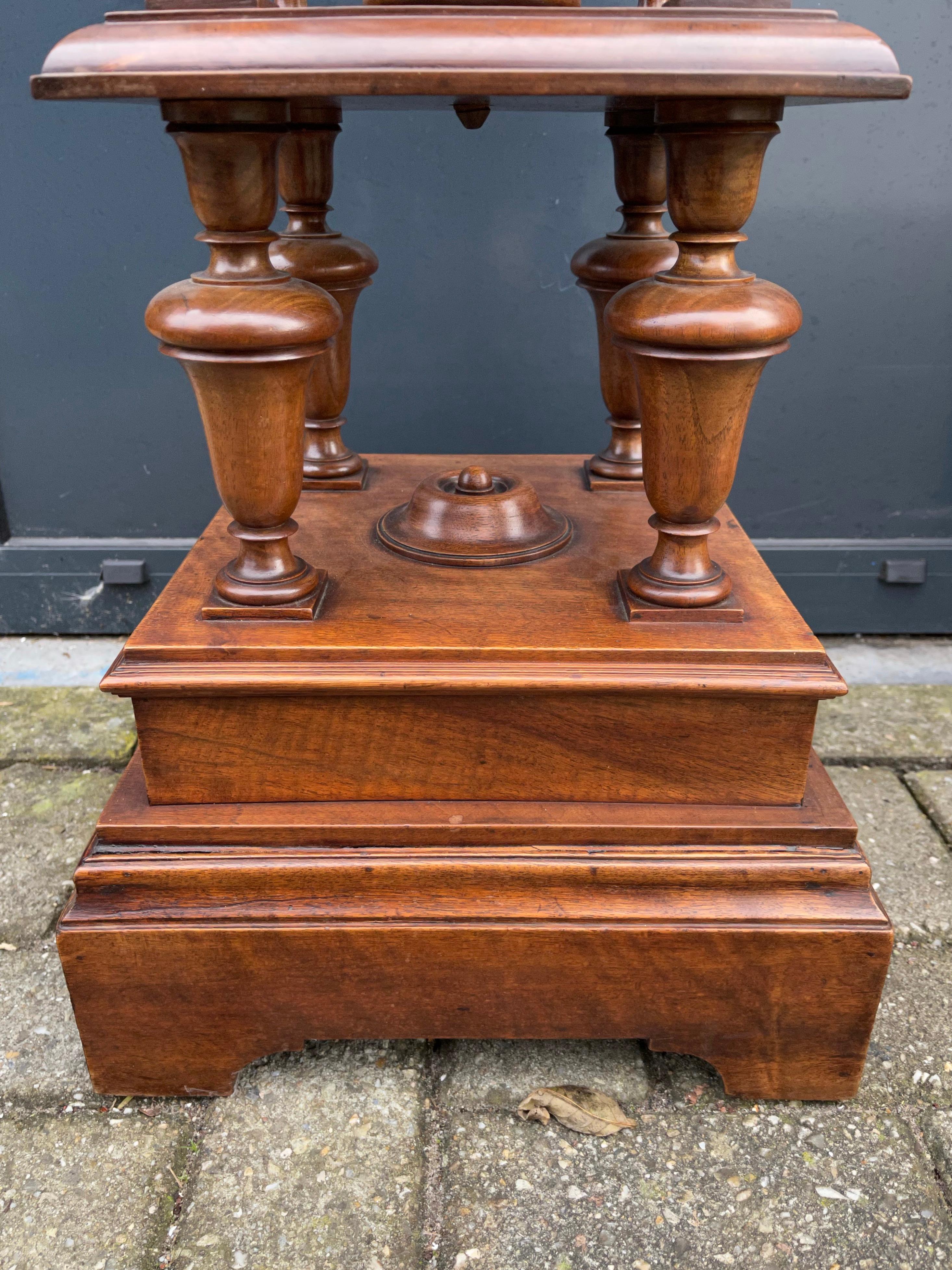 Wonderful Antique Victorian Nutwood Sculpture Stand / Pedestal, Mint Condition 4