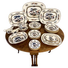 Magnifique service de table partiel antique de style victorien, de la marque Wedgwood