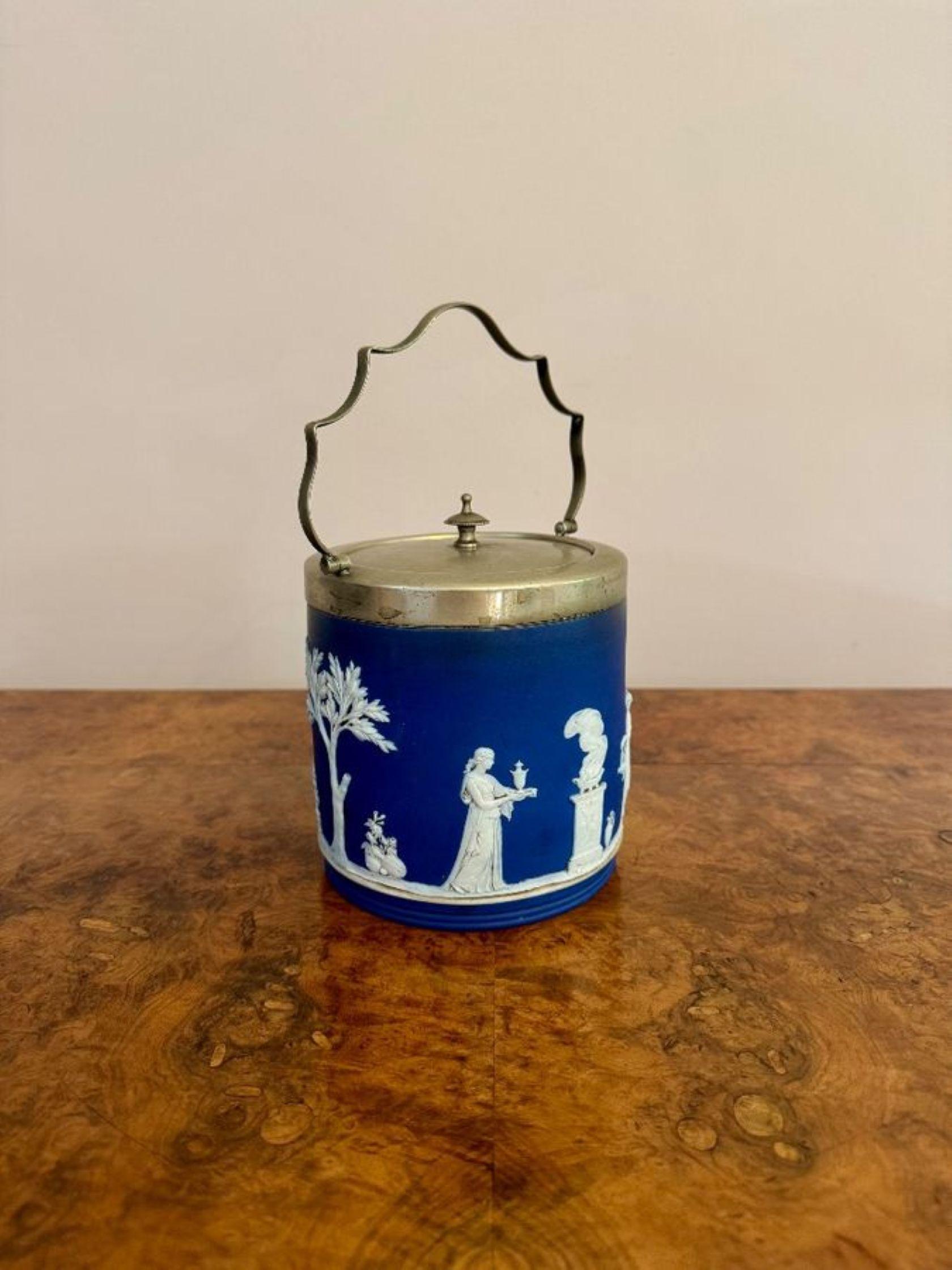 Wunderschönes antikes Wedgwood Jasper Ware Biskuitfass im Zustand „Gut“ im Angebot in Ipswich, GB