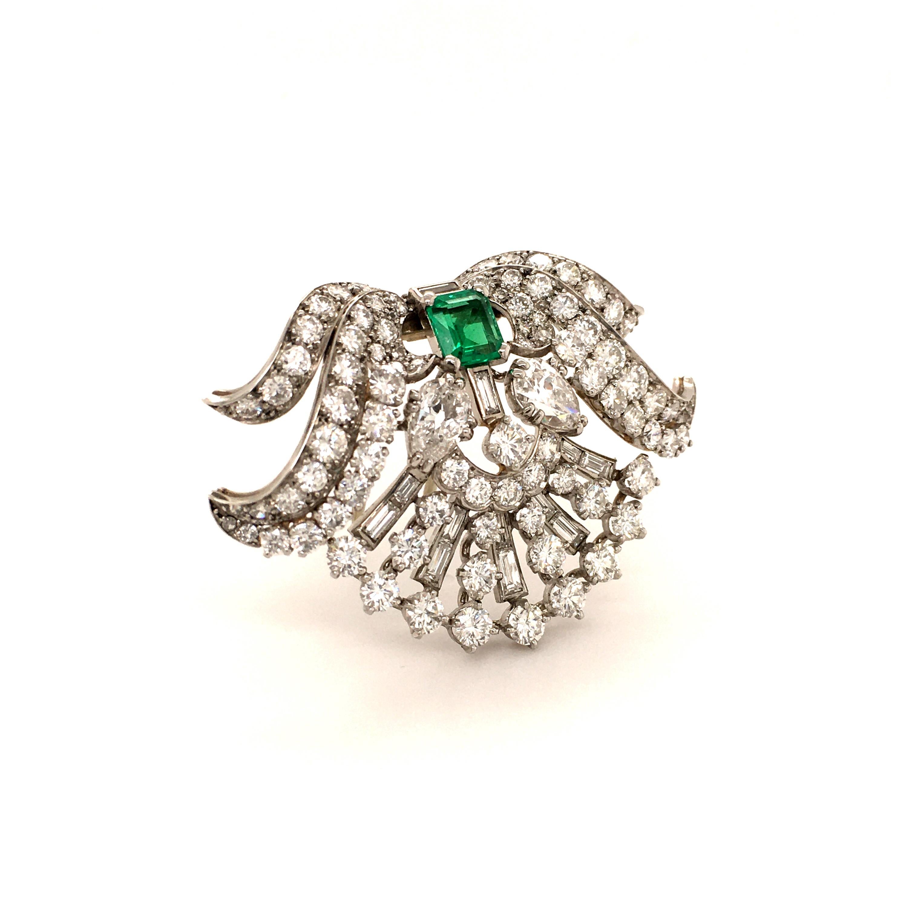 Emerald Cut Wonderful Art Deco Clip in Platinum 950 Set with Emerald and Diamonds For Sale