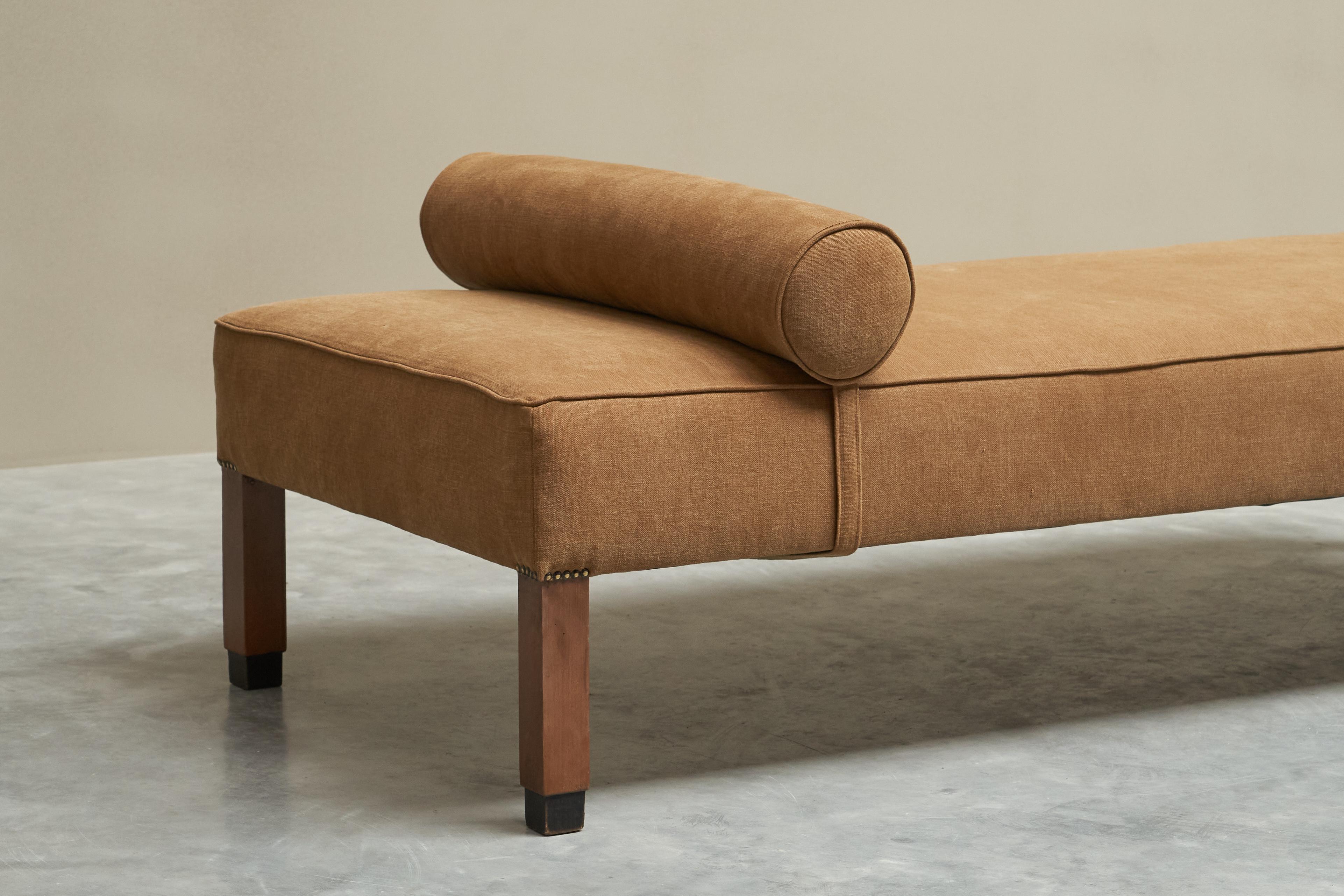 Wunderschönes Art Deco Daybed in Leinen 1930s im Angebot 4
