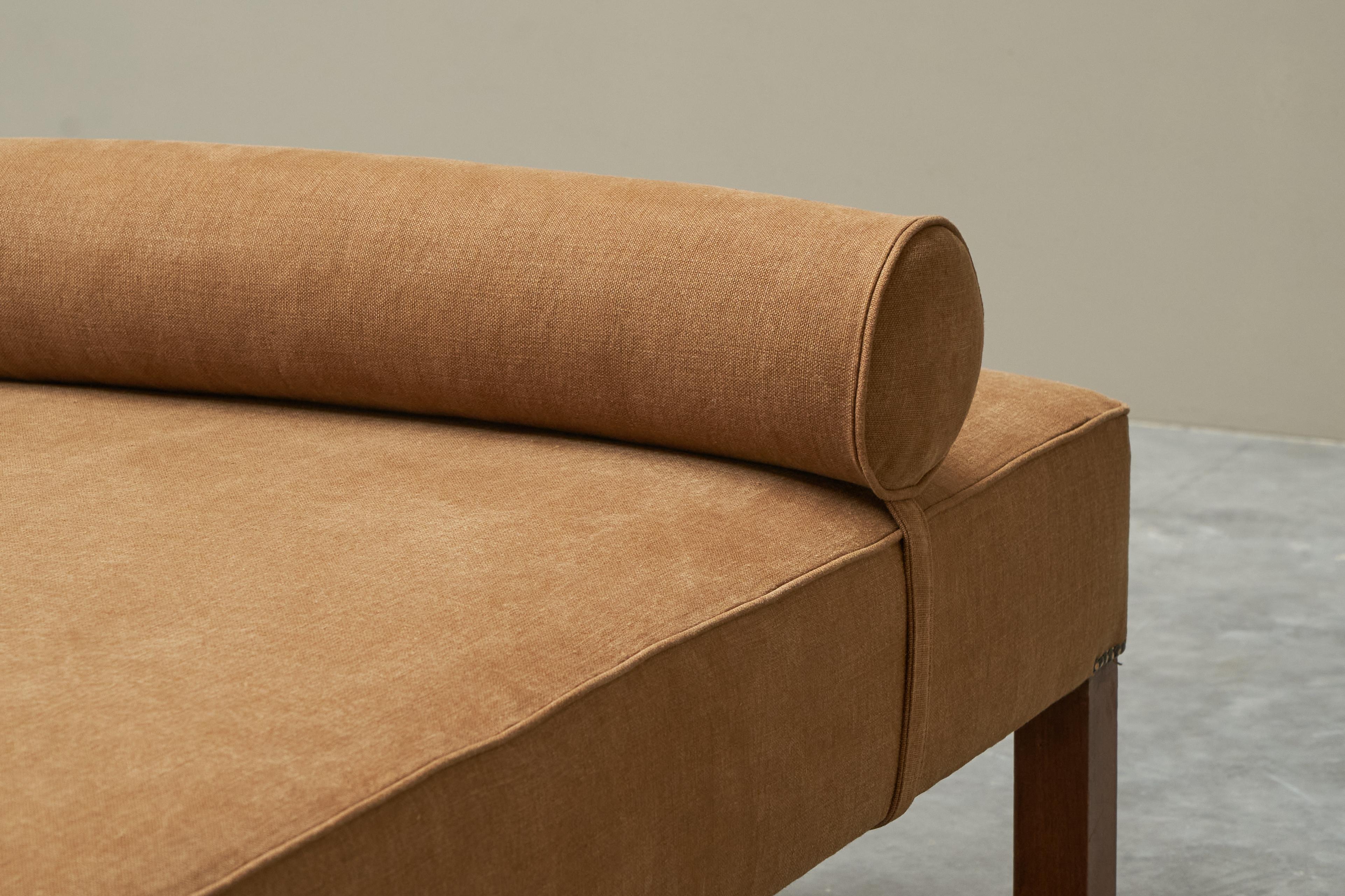 Wunderschönes Art Deco Daybed in Leinen 1930s im Angebot 1