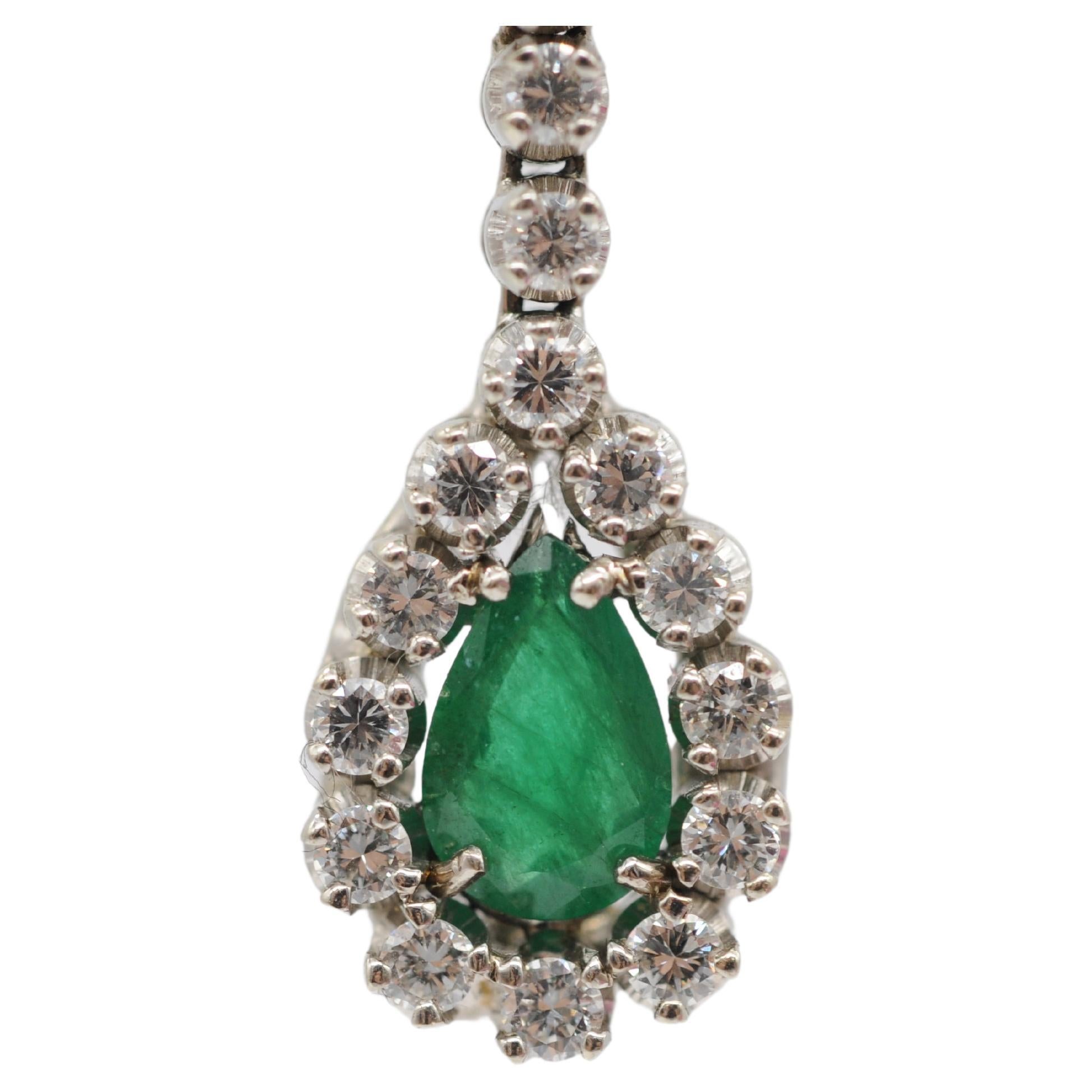 Pear Cut Wonderful Art deco style dreamfull necklace with emeralds and diamonds For Sale
