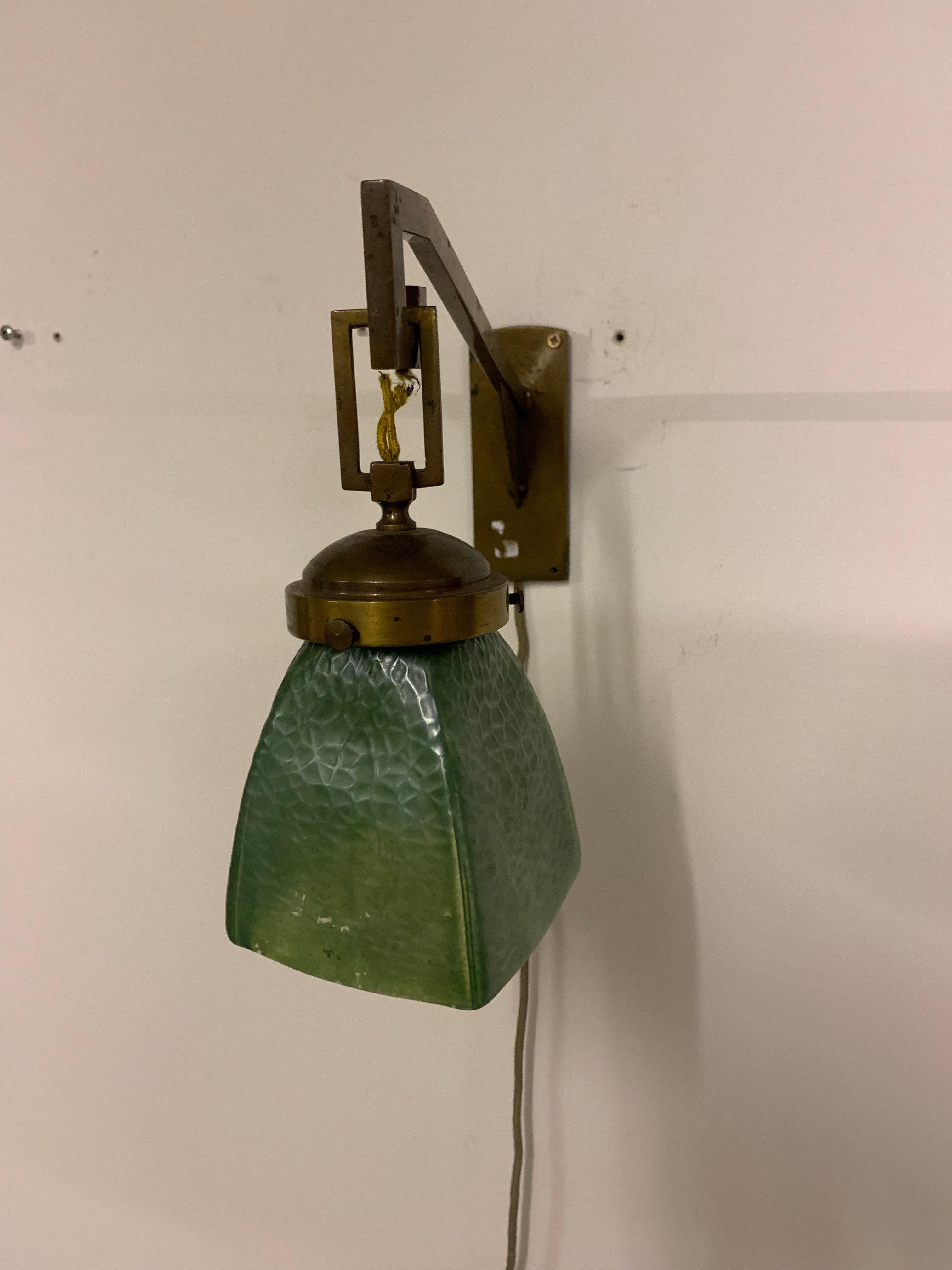 Wonderful Art Nouveau wall lamp by Loetz. Typical design of it´s age. Needs new wiring.