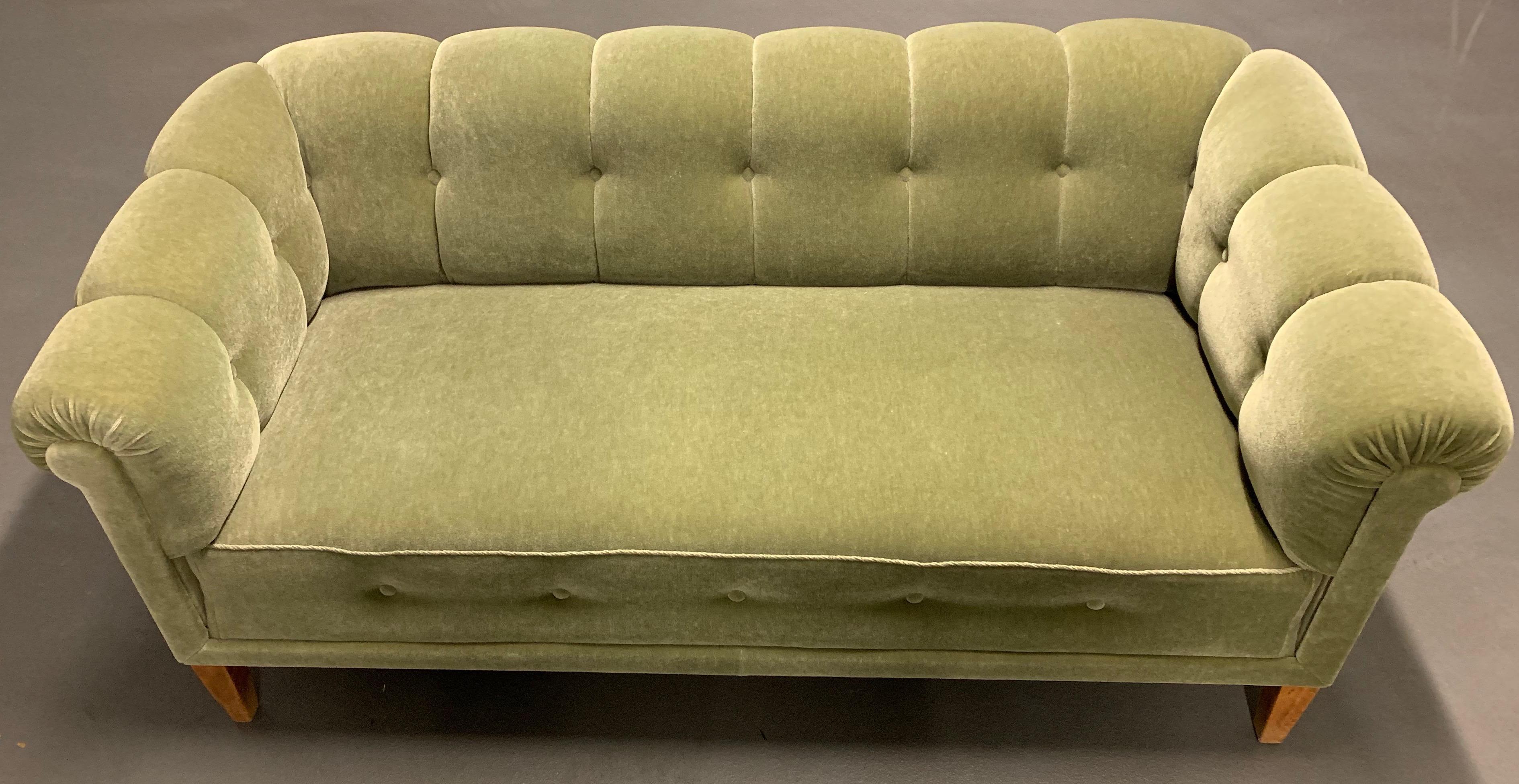 Wonderful Austrian Sofa Attributed to Adolf Loos 6