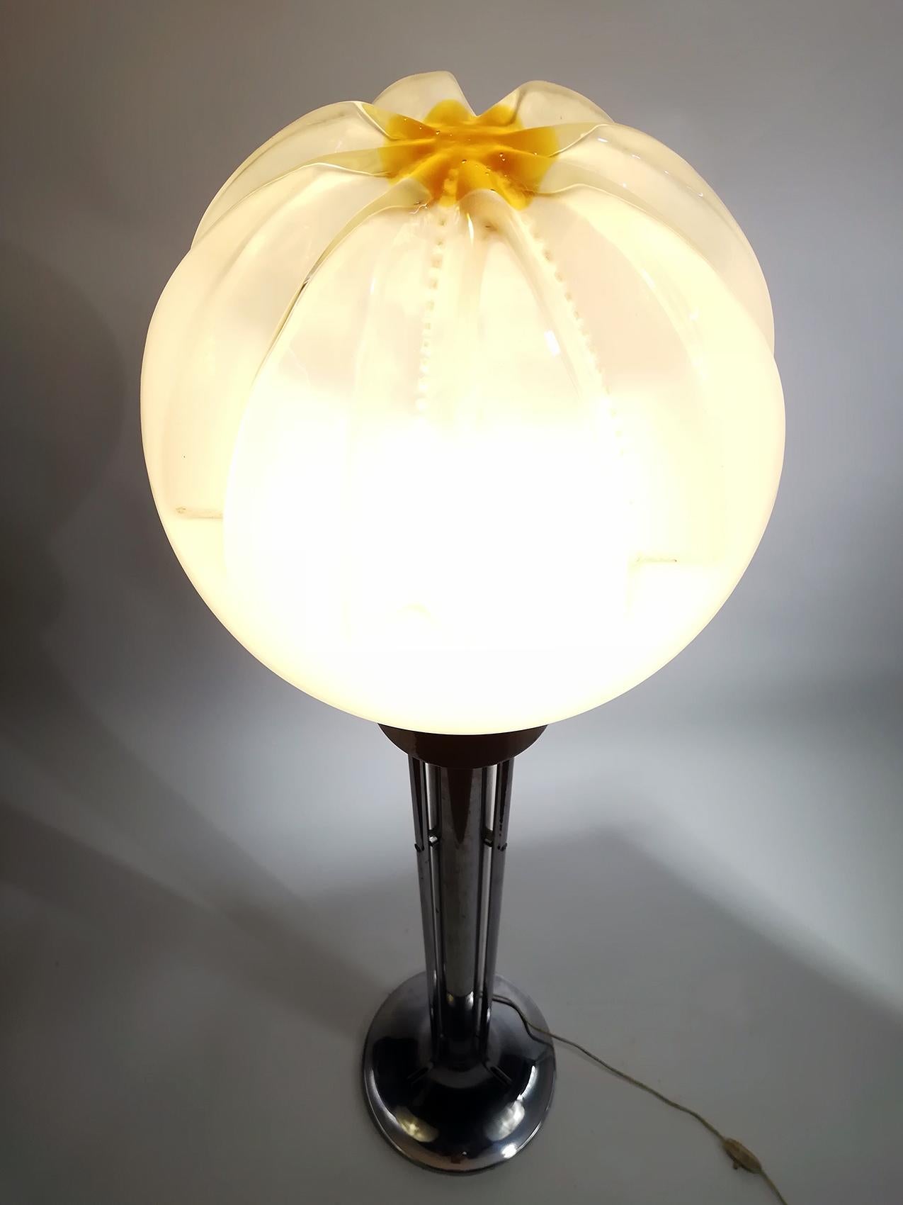 italien Magnifique lampadaire en verre A.V. Mazzega:: Italie:: 1970 en vente