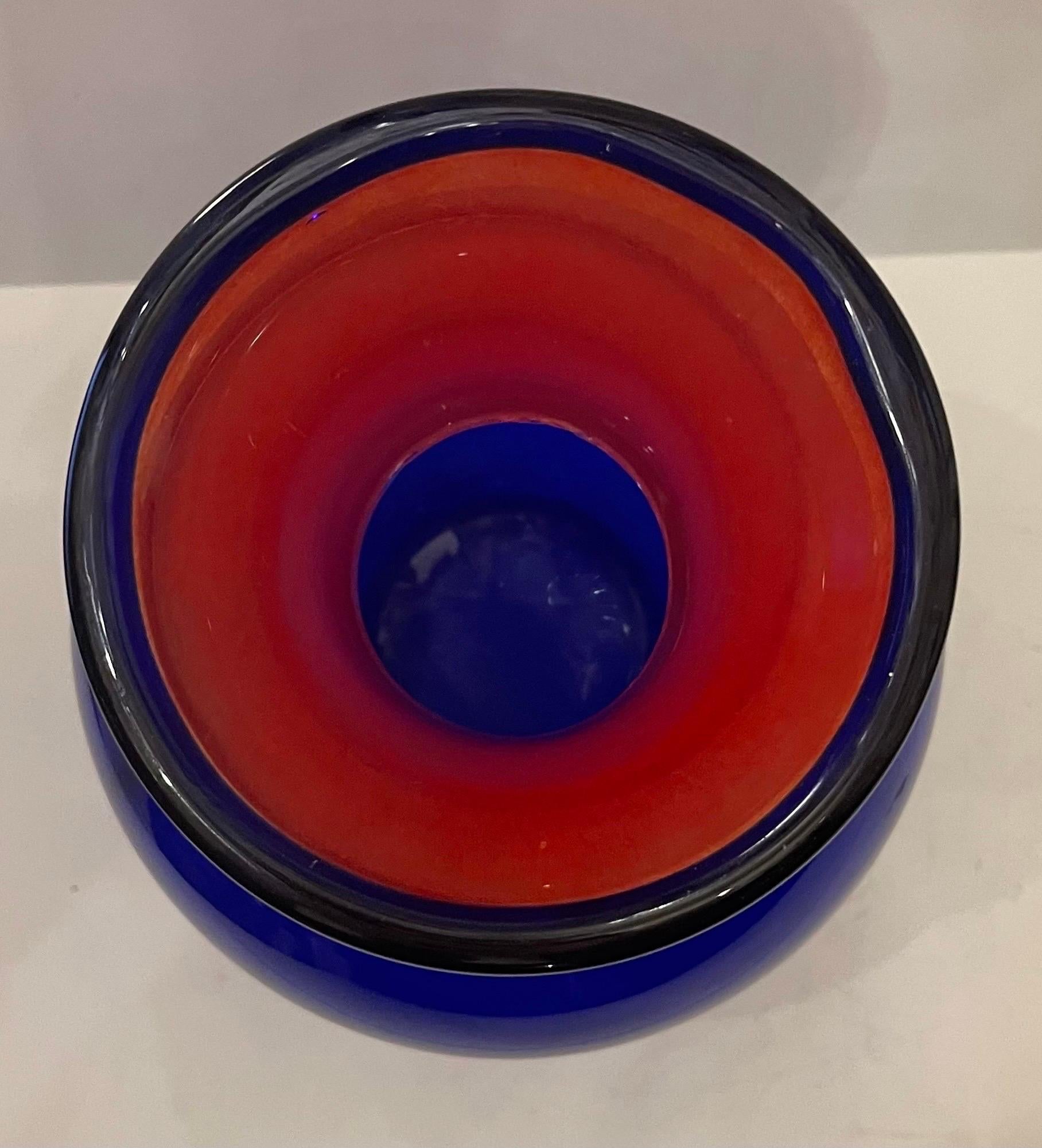 Maravilloso jarrón de vidrio artístico firmado B.A.G Barovier & Toso República Checa en Bueno estado para la venta en Roslyn, NY