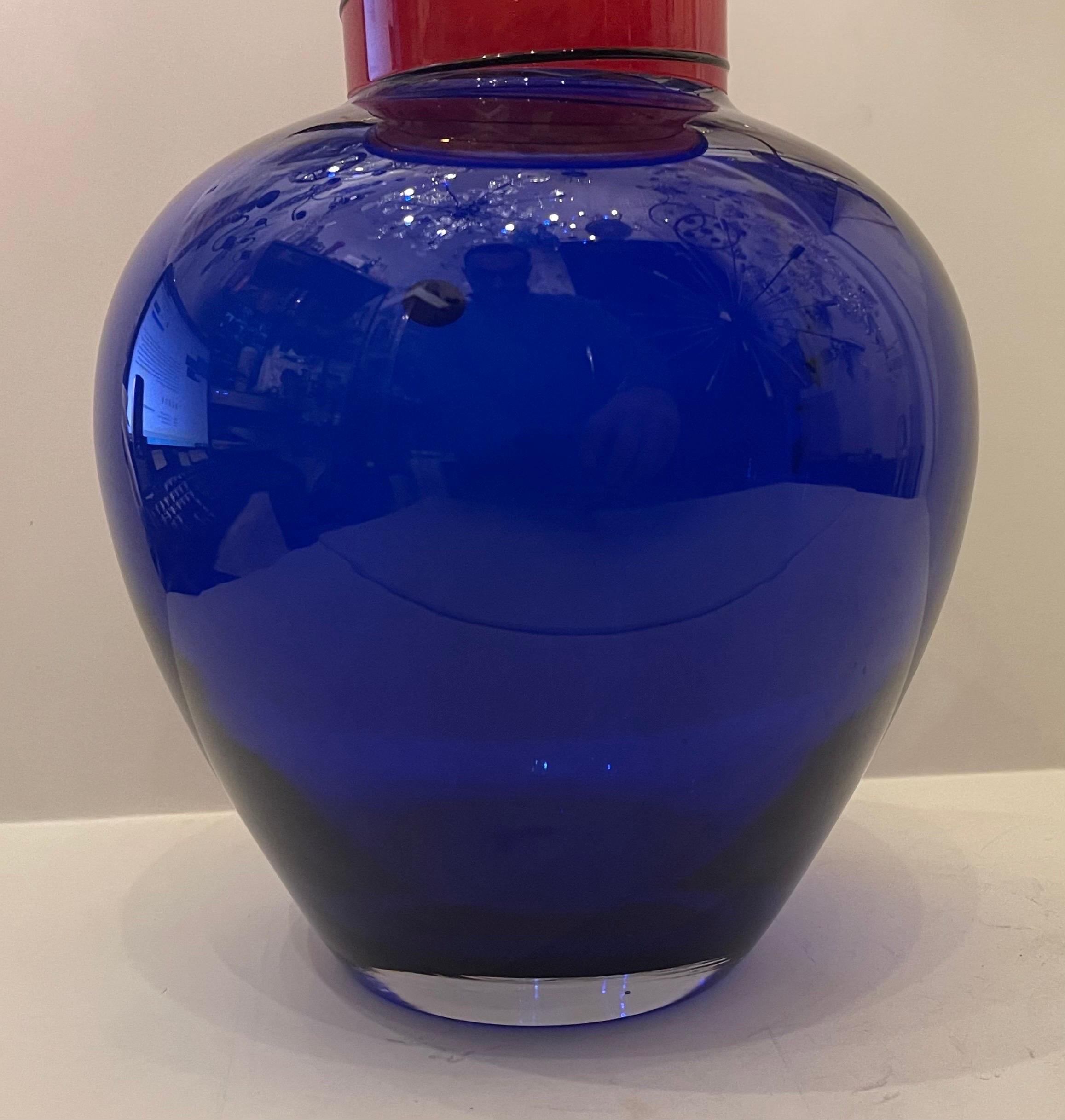 20ième siècle Merveilleux vase en verre d'art signé B.A.G Barovier & Toso, République tchèque en vente