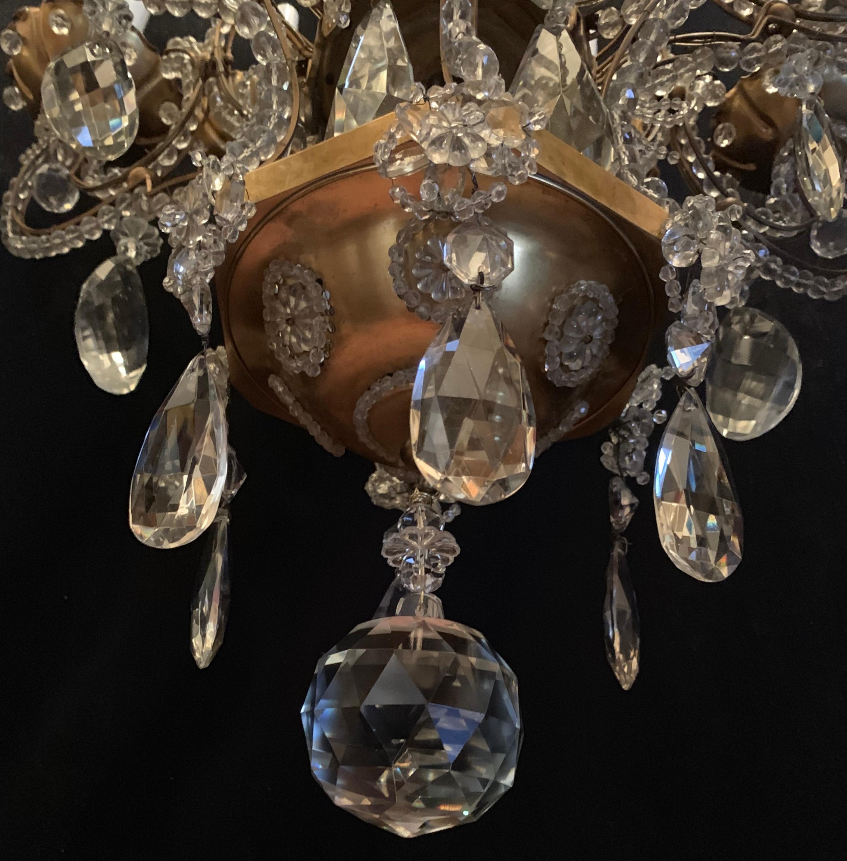 Wonderful Baguès Beaded Italian Bronze Crystal Beaded 12-Light Basket Chandelier For Sale 1