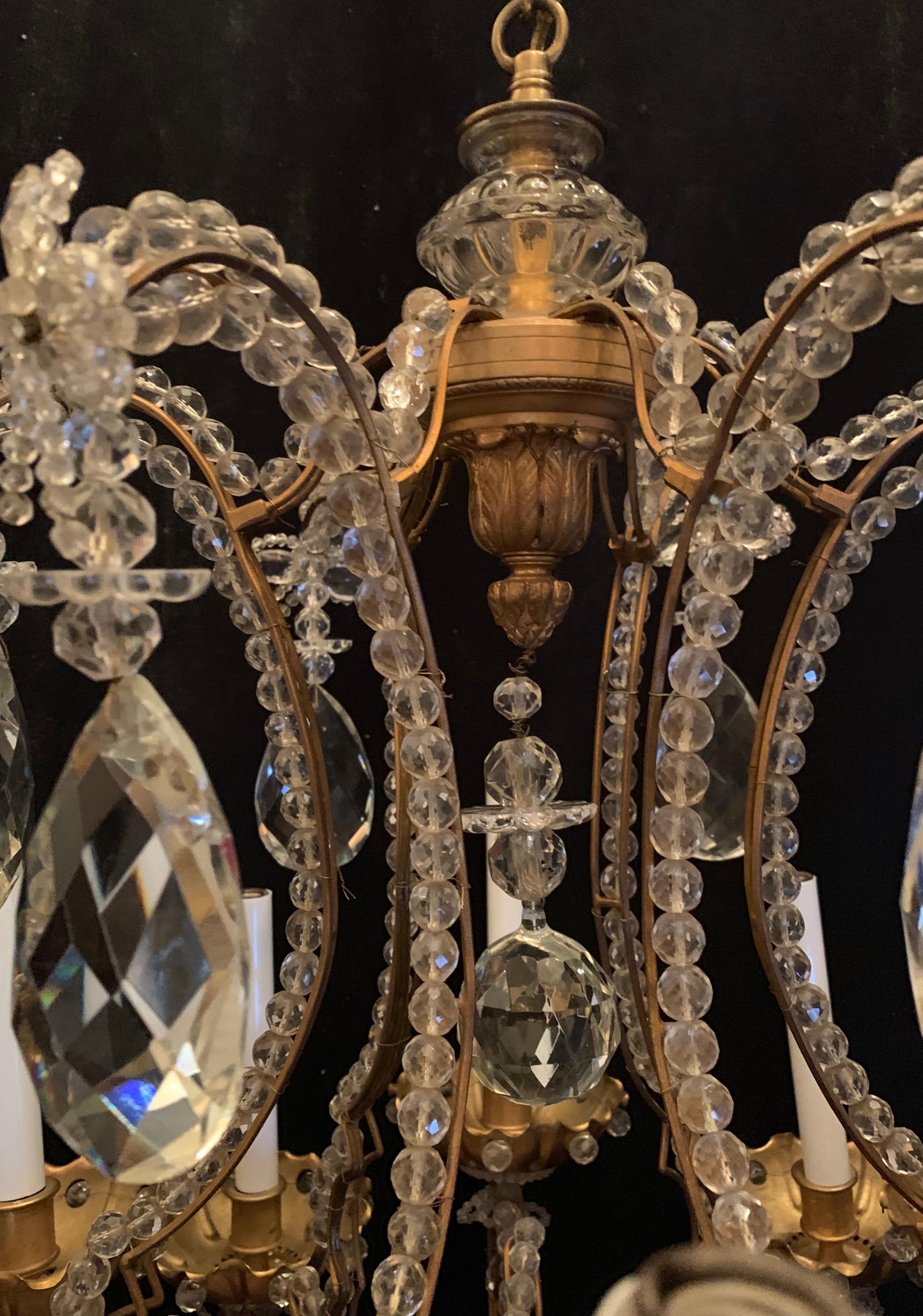 Meraviglioso lampadario a canestro a 12 luci con perline Baguès in bronzo italiano in vendita 1