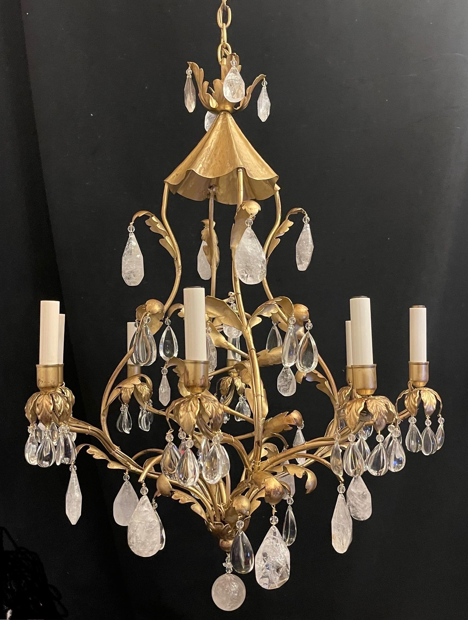 Wunderschöner Baguès Gold vergoldete Pagode Chinoiserie Bergkristall Vintage Kronleuchter (Vergoldet) im Angebot