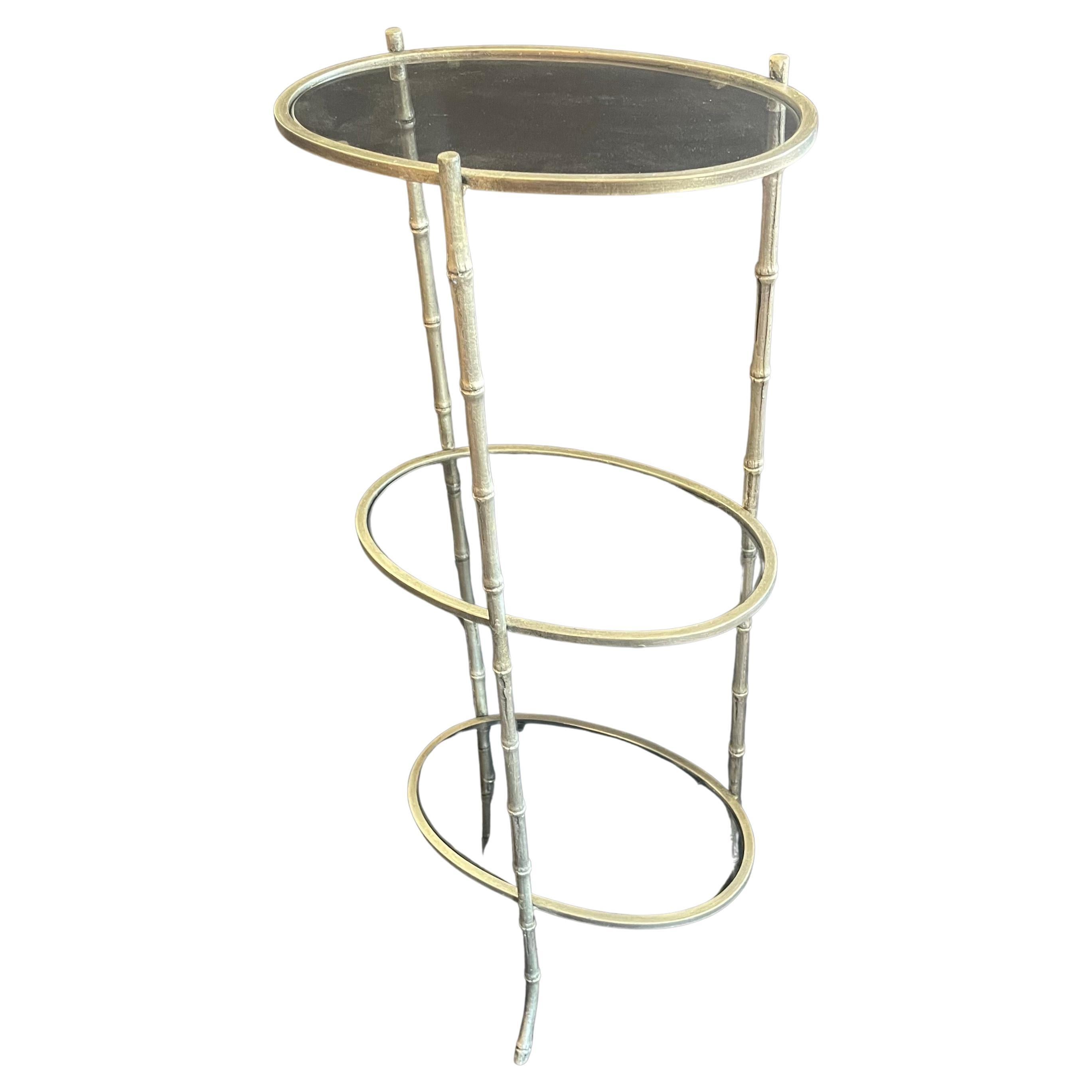 Wunderschöner ovaler Bagues Jansen Moderner Nickel Bronze Kunstbambus Oval Rauchglastisch  (20. Jahrhundert) im Angebot