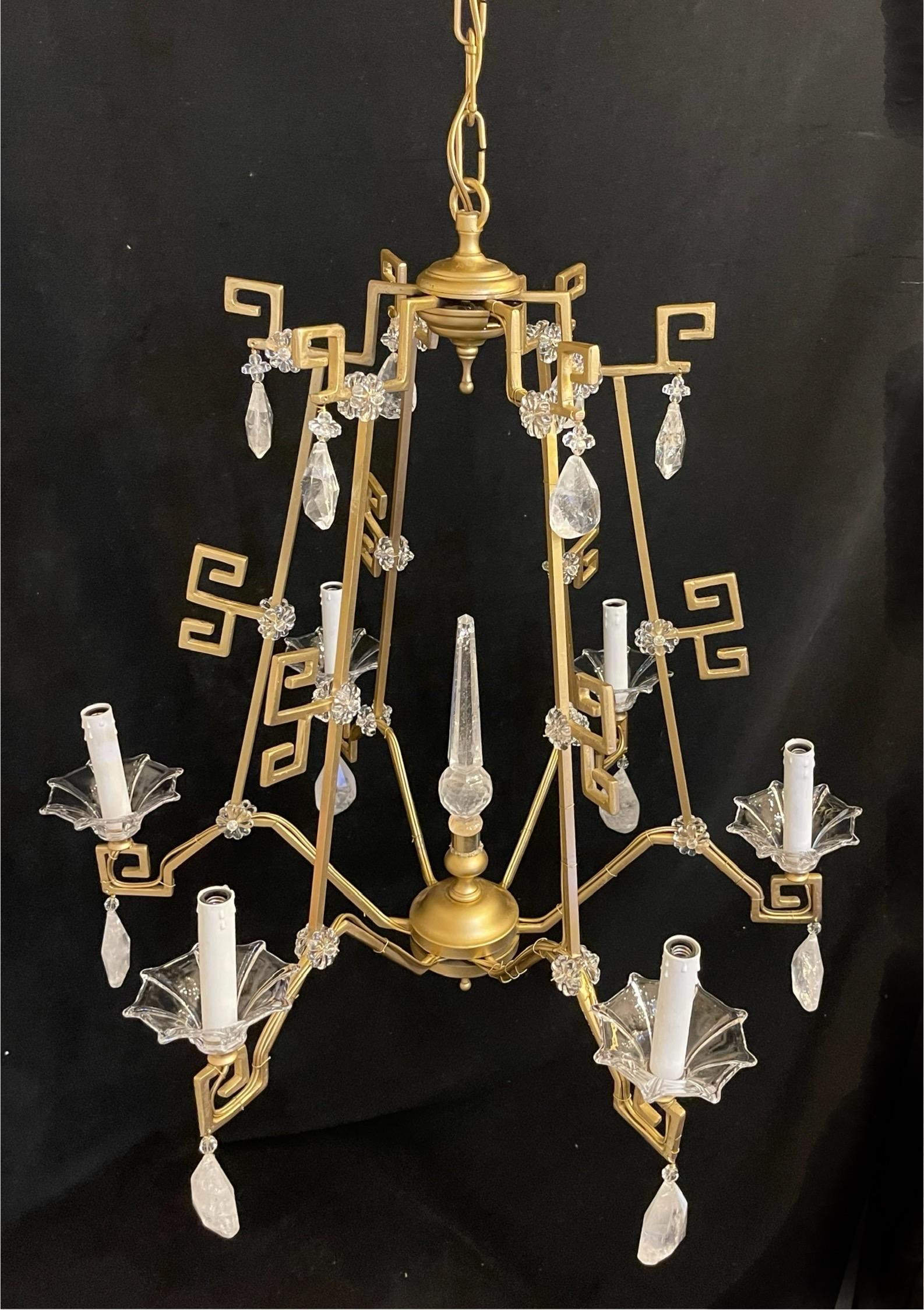 italien Merveilleux lustre Baguès Rock Crystal Pagoda Chinoiserie Gold Gilt Fixture en vente